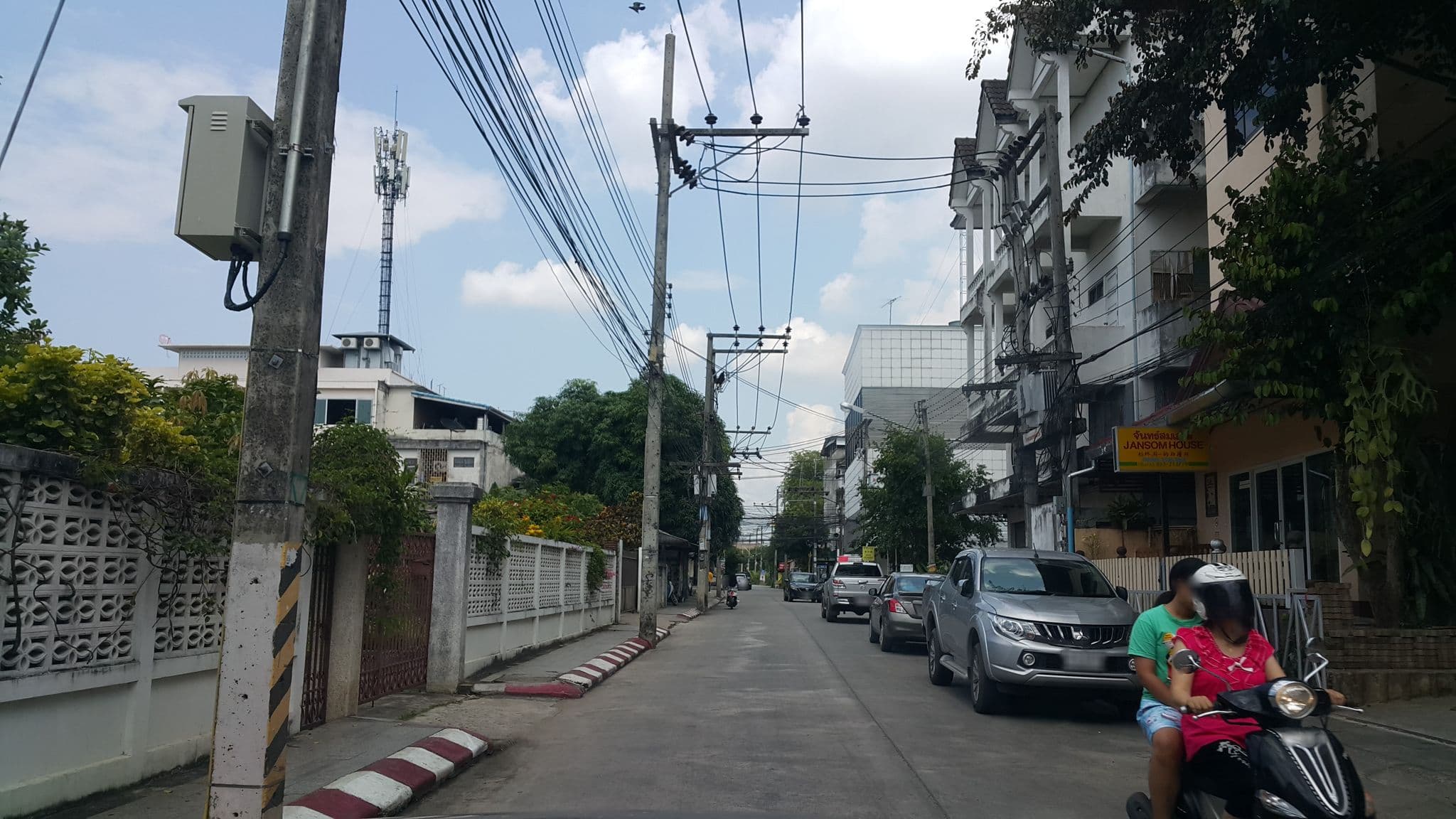 Street view near Jansom House, Chiang Rai