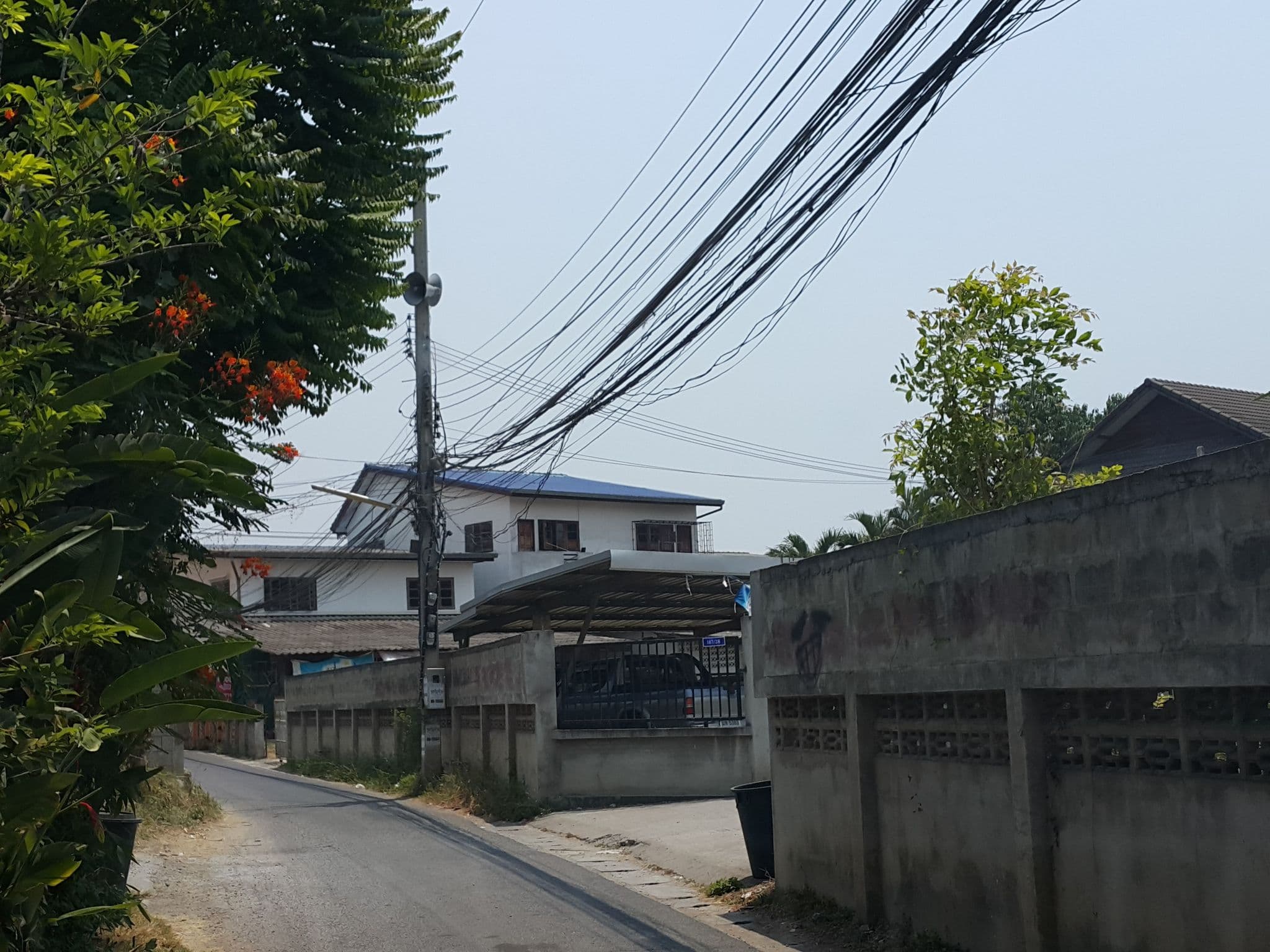 Street view near Bo Sang Residence, San Kamphaeng — © jrcarlsen (CC BY-SA · Mapillary)