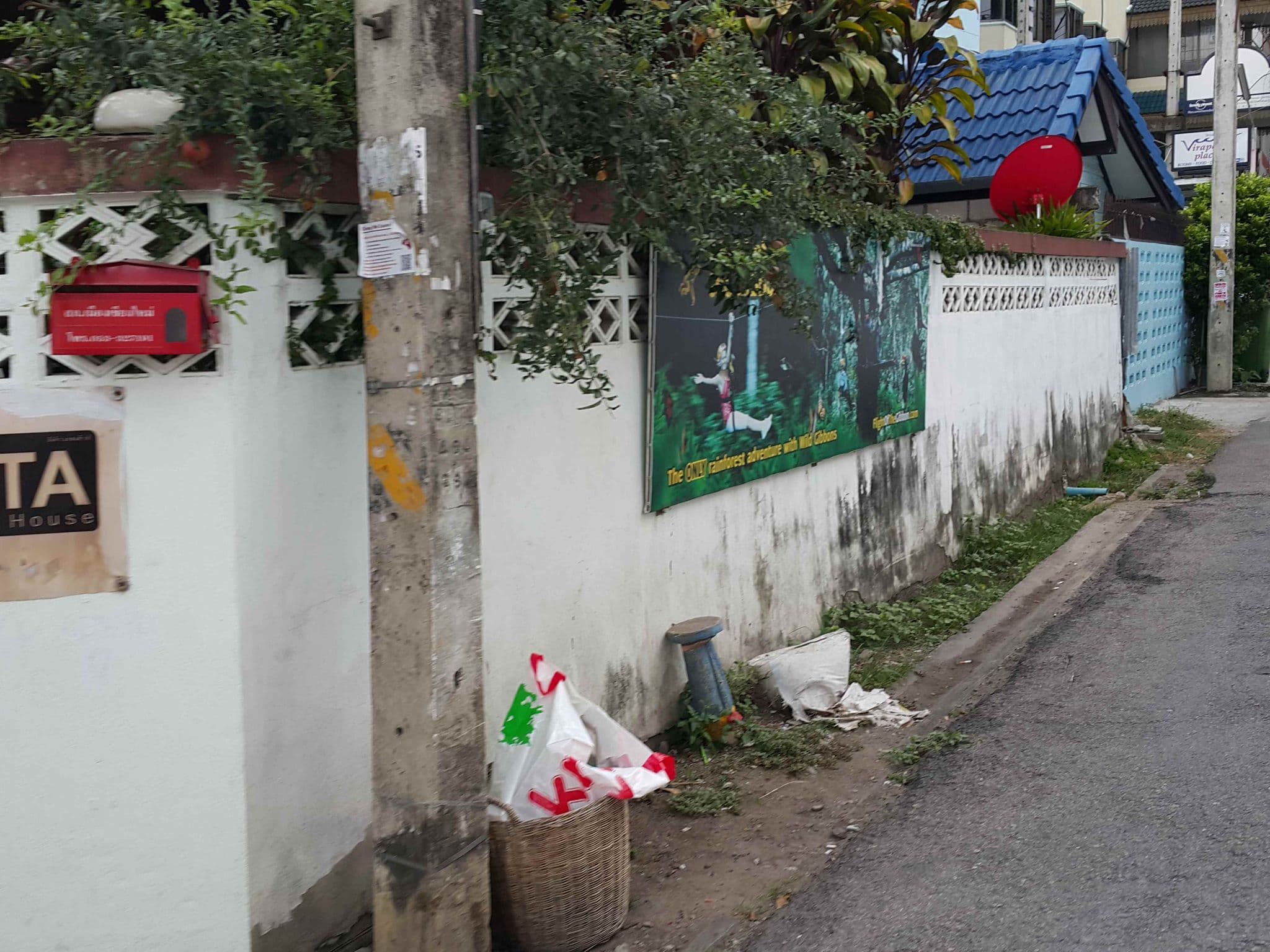 Street view near C. M. Blue House, Chiang Mai
