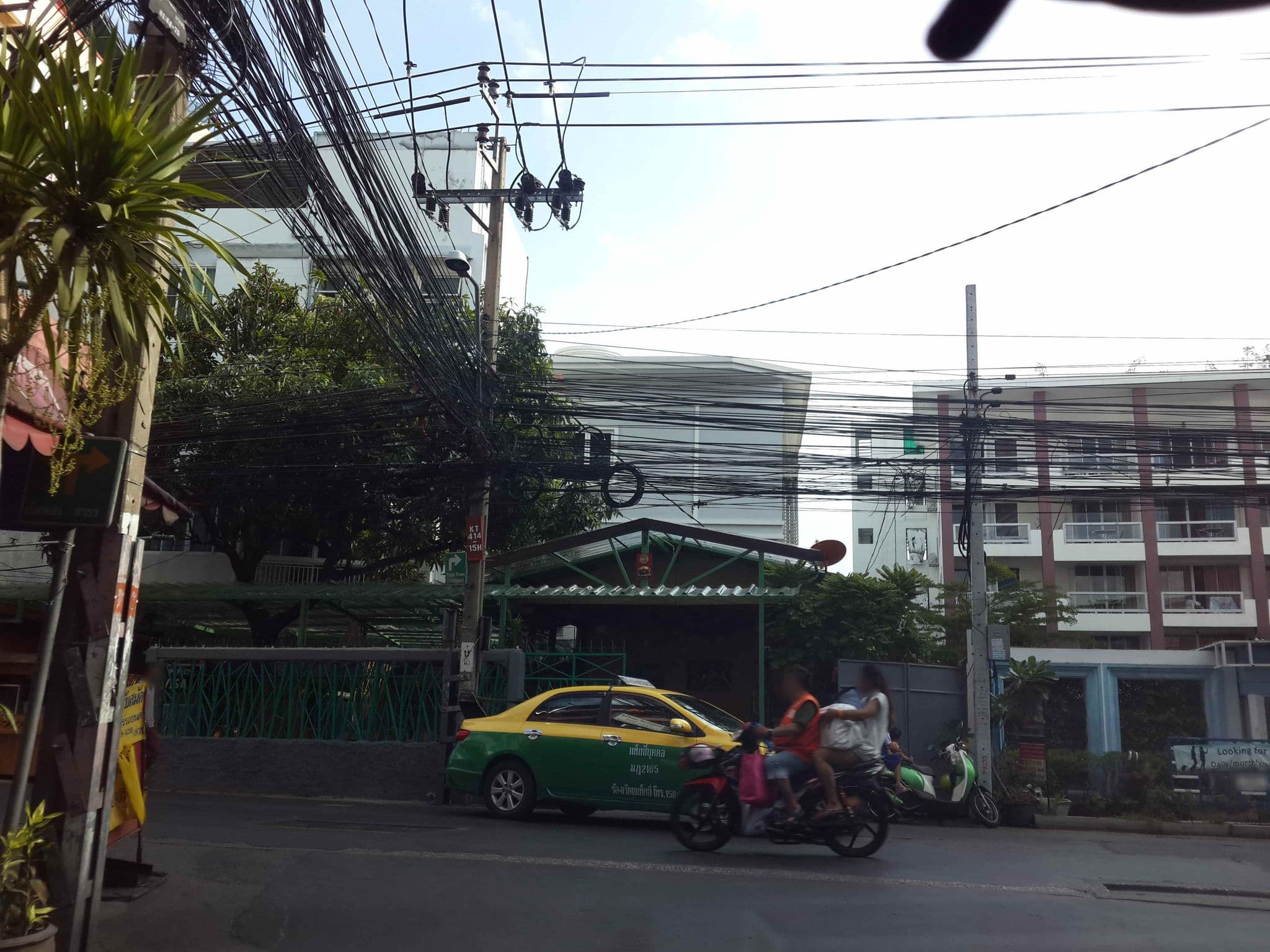 Street view near The Aim Sathorn Hotel, Yan Nawa — © mishari (CC BY-SA · Mapillary)
