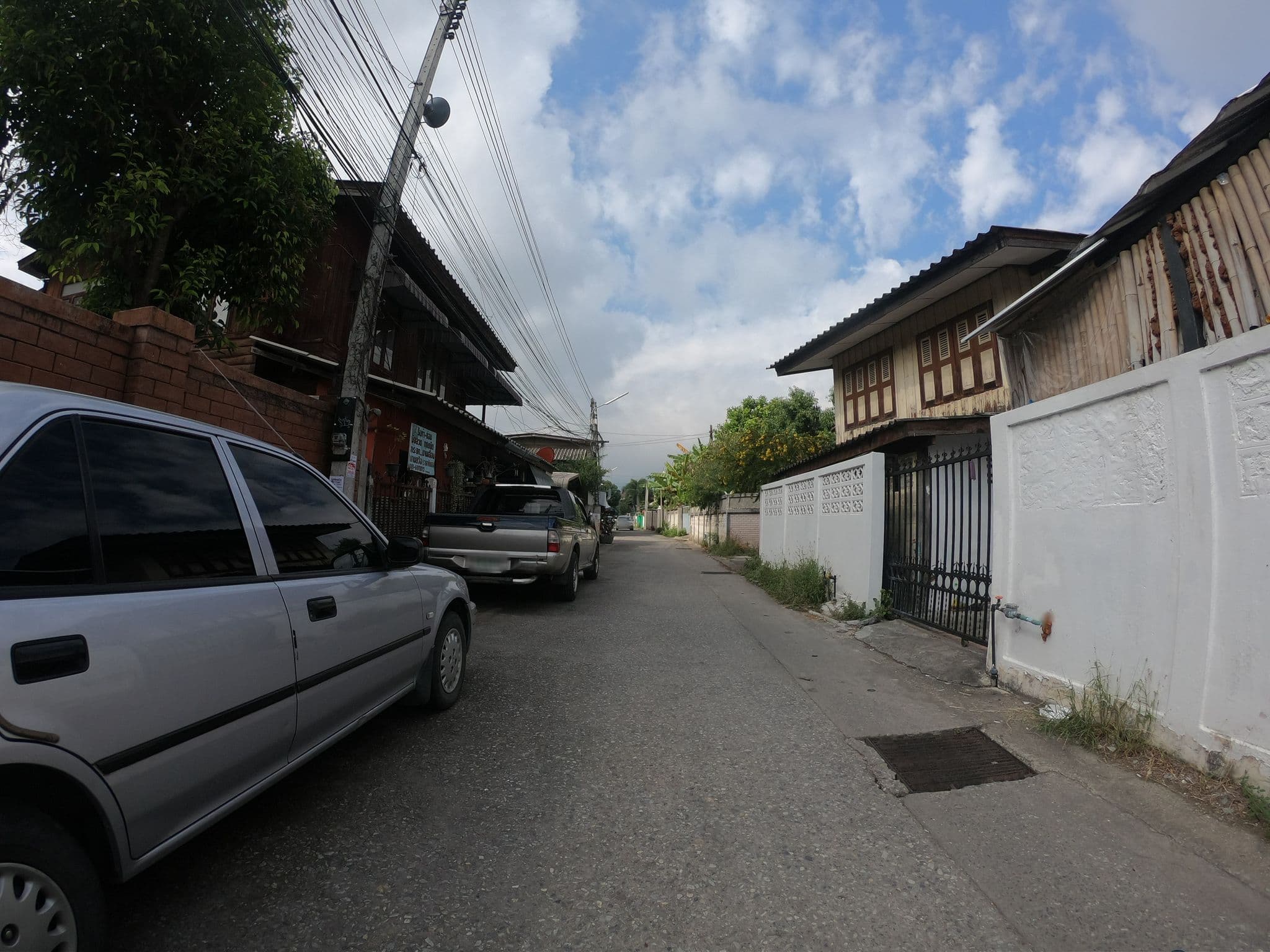 Street view near Champion Hostel, Chiang Mai
