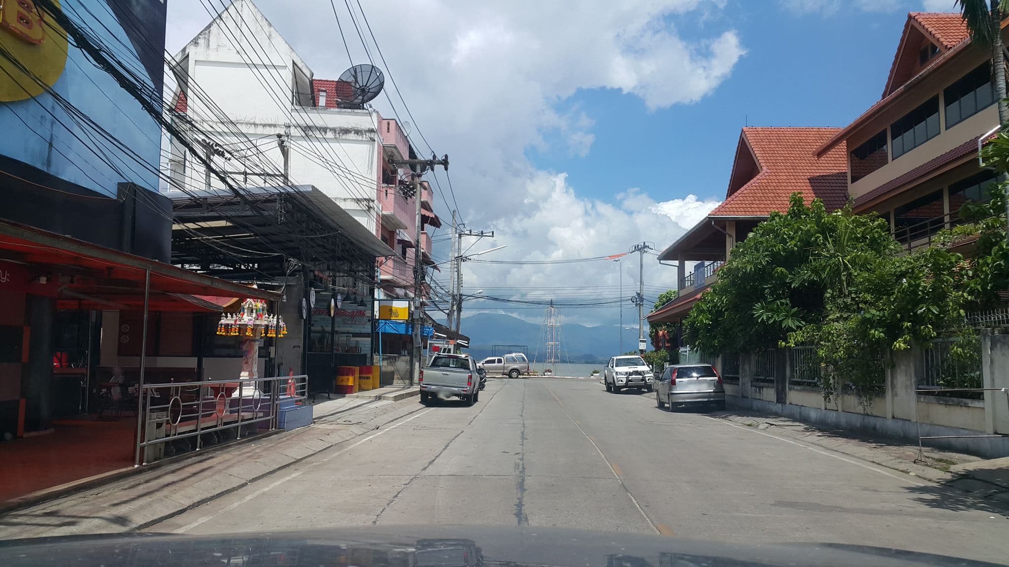 Street view near Chaykwan Hotel, Phayao — © jrcarlsen (CC BY-SA · Mapillary)