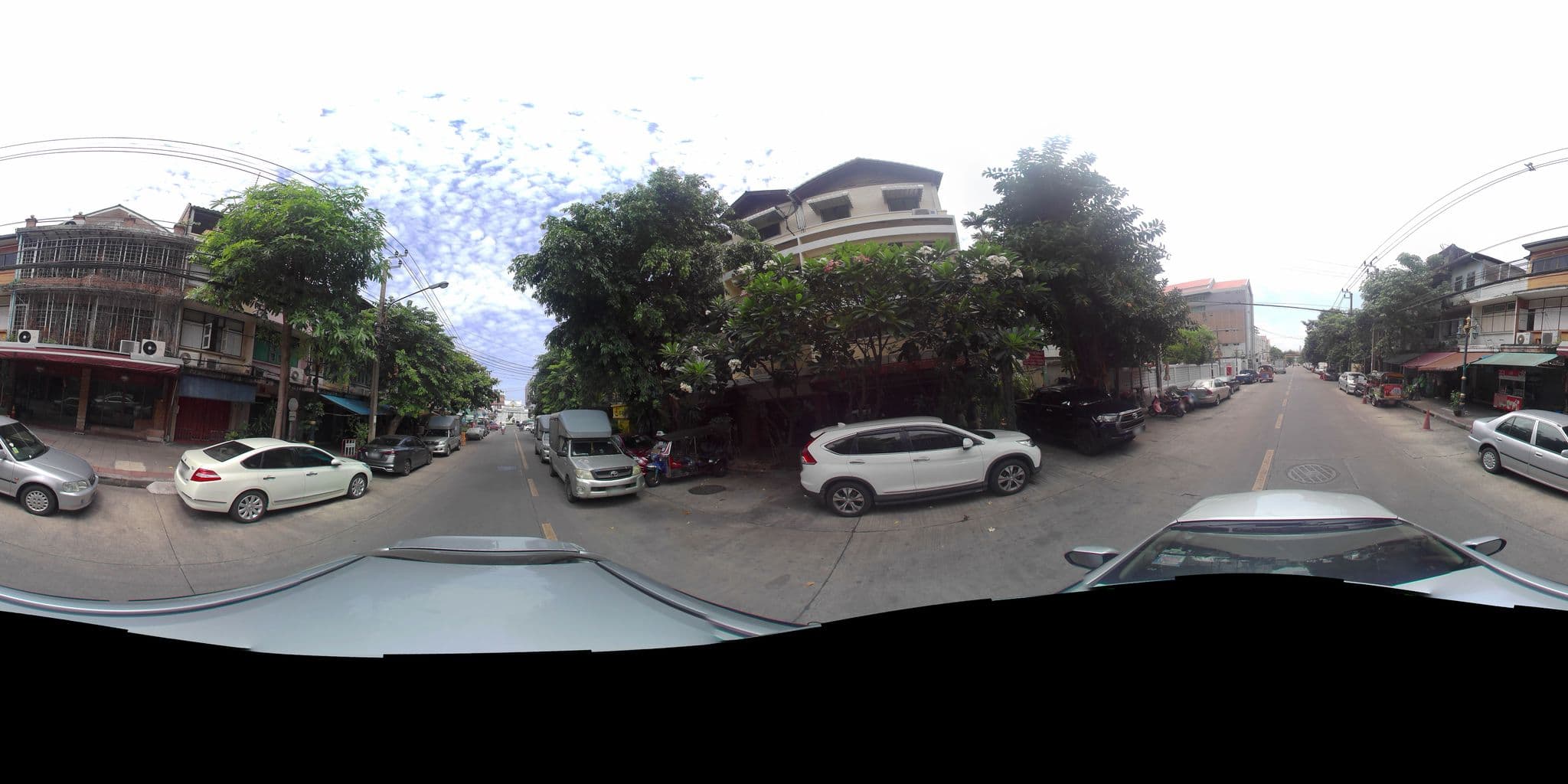 Street view near Sri-Ayuttaya Guesthouse, Phra Nakhon — © P05466 (CC BY-SA · Mapillary)