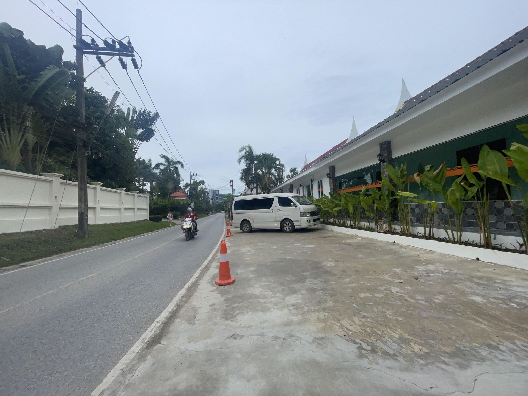 Street view near Chaba Resort Phuket, Ban Kamala