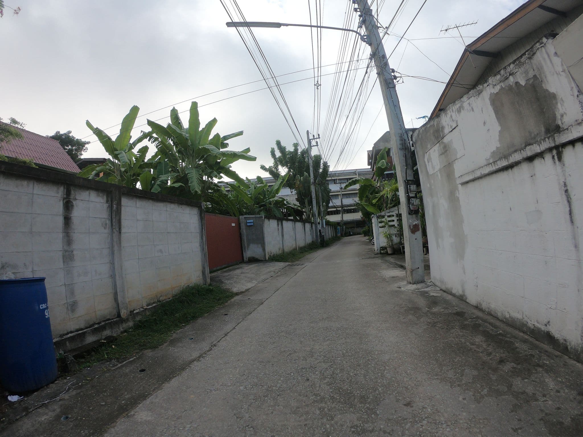 Street view near Tiptop Thai House, Chiang Mai — © chanuwath_grab (CC BY-SA · Mapillary)