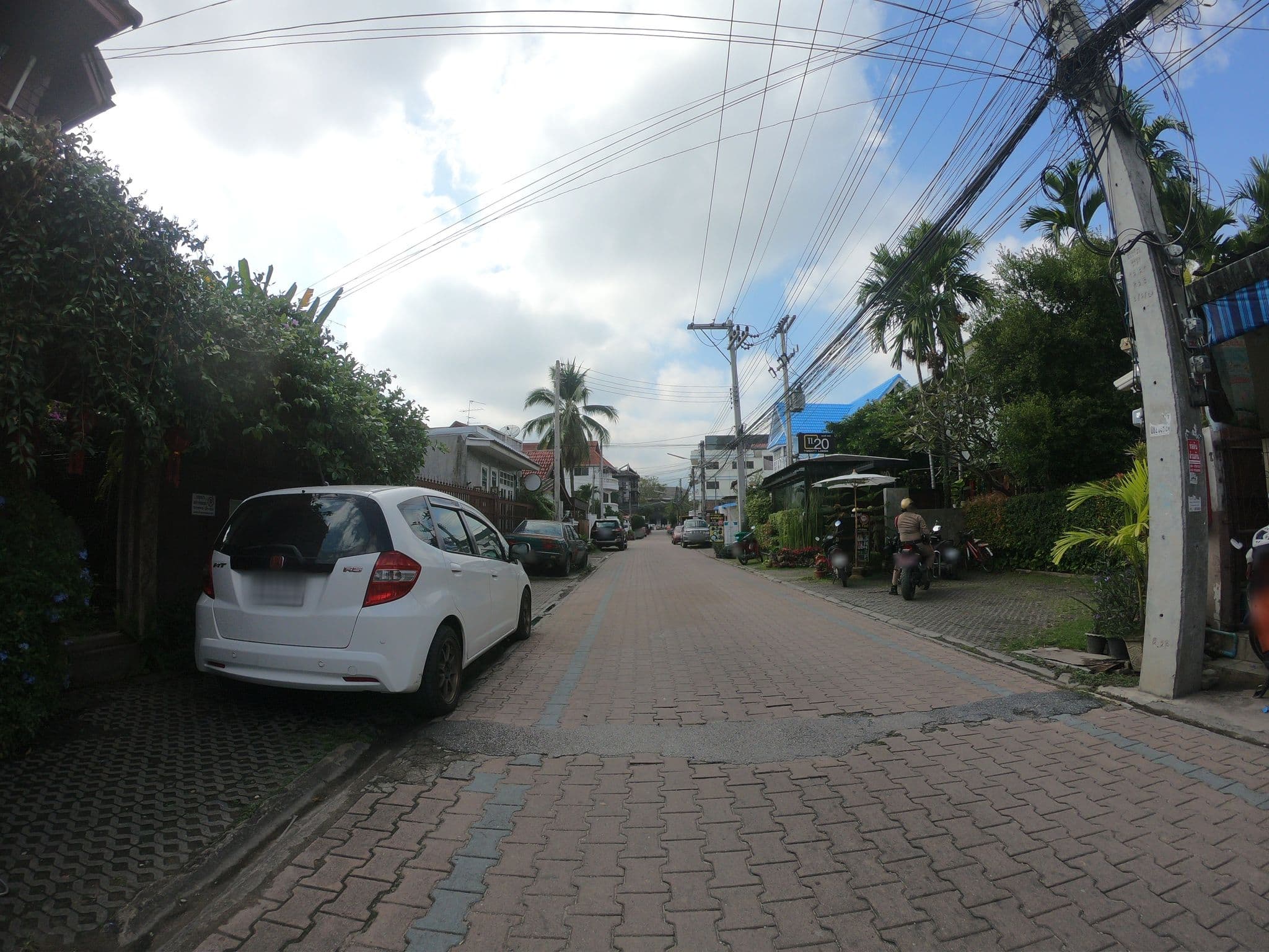 Street view near Twenty Lodge, Chiang Mai — © chanuwath_grab (CC BY-SA · Mapillary)