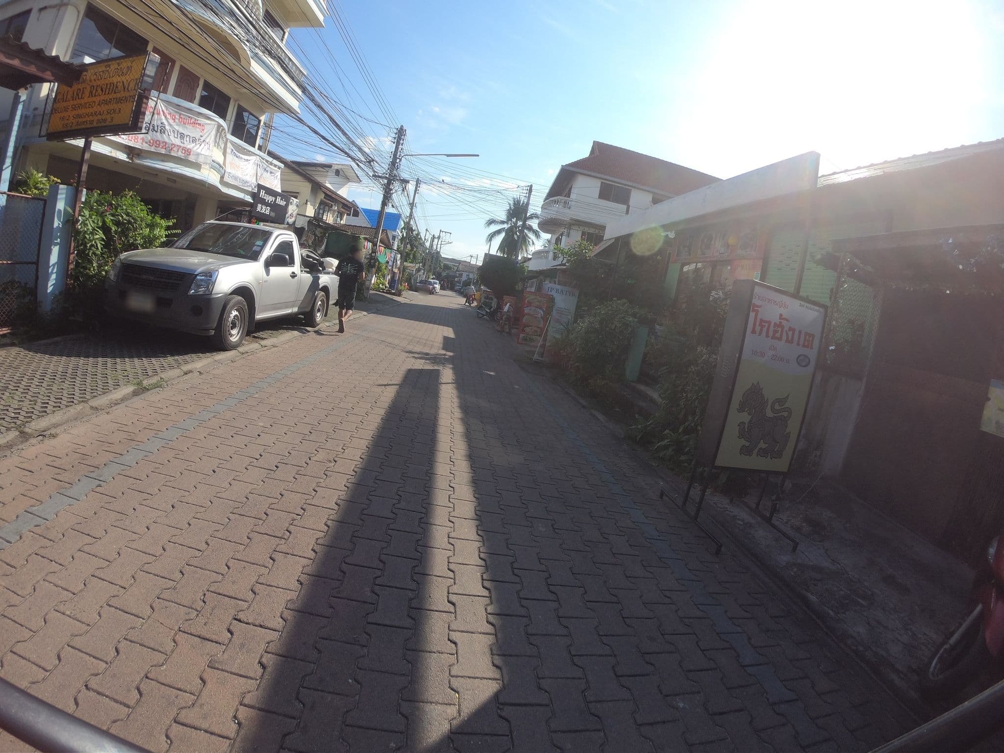 Street view near Rimvieng House, Chiang Mai — © chanuwath_grab (CC BY-SA · Mapillary)