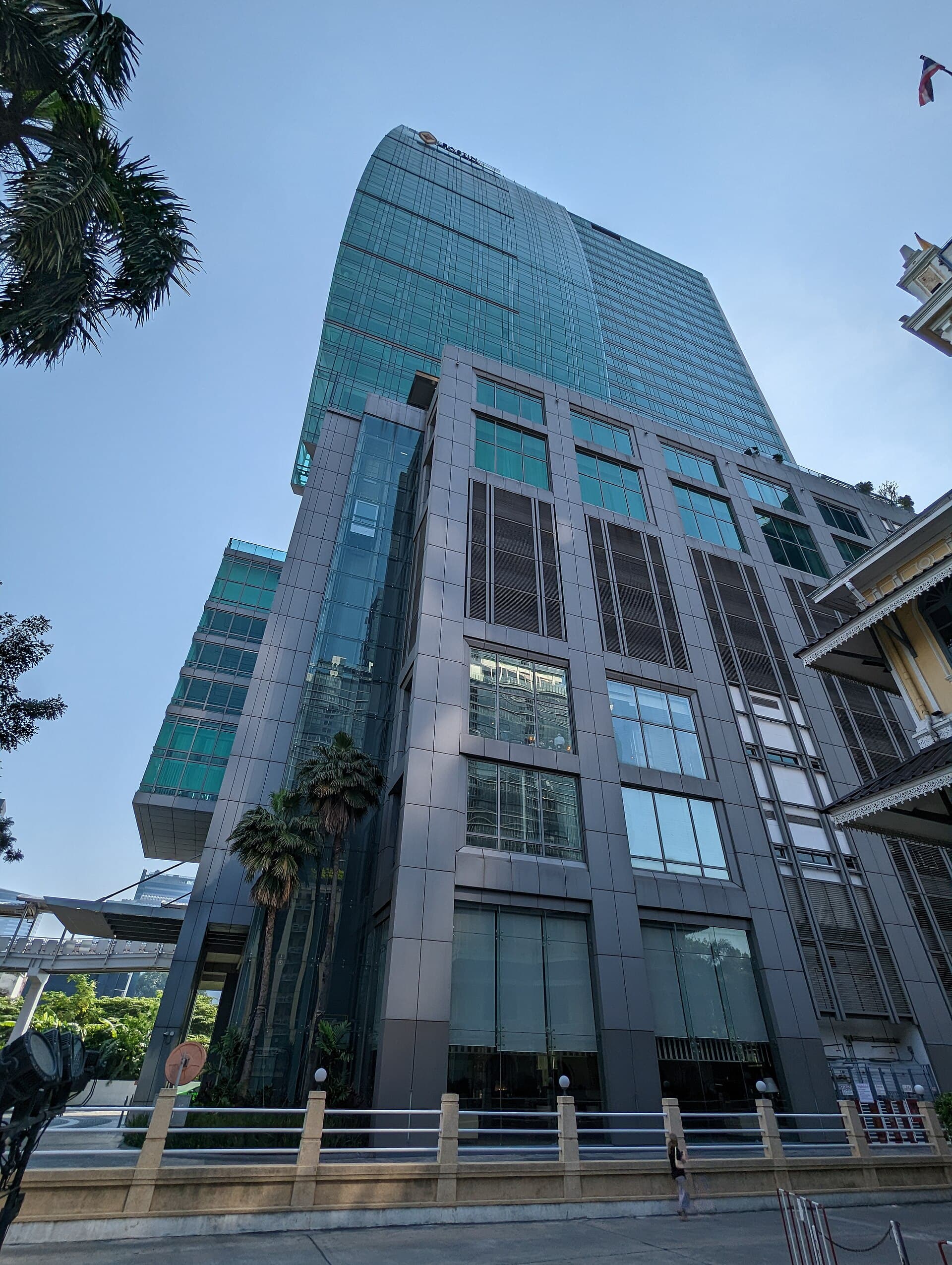 Eastin Grand Hotel Sathorn (via Wikimedia Commons, CC0)