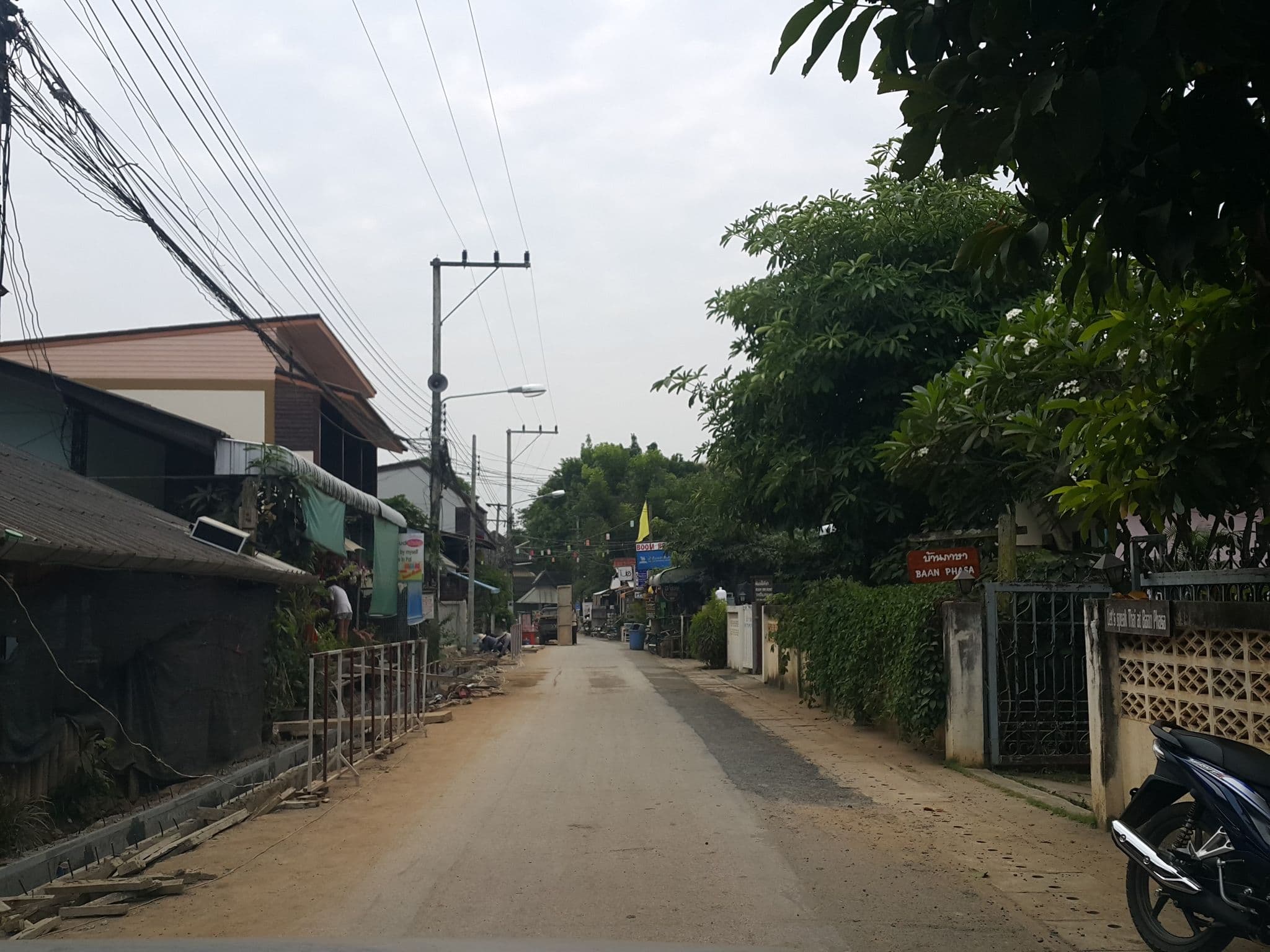 Street view near Baansuan, Pai — © jrcarlsen (CC BY-SA · Mapillary)