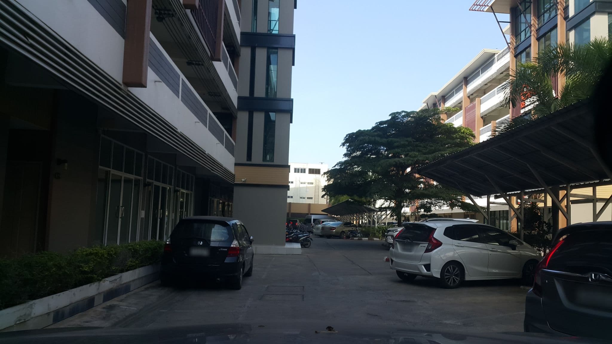 Street view near The Grand Residence, Nakhon Ratchasima — © jrcarlsen (CC BY-SA · Mapillary)