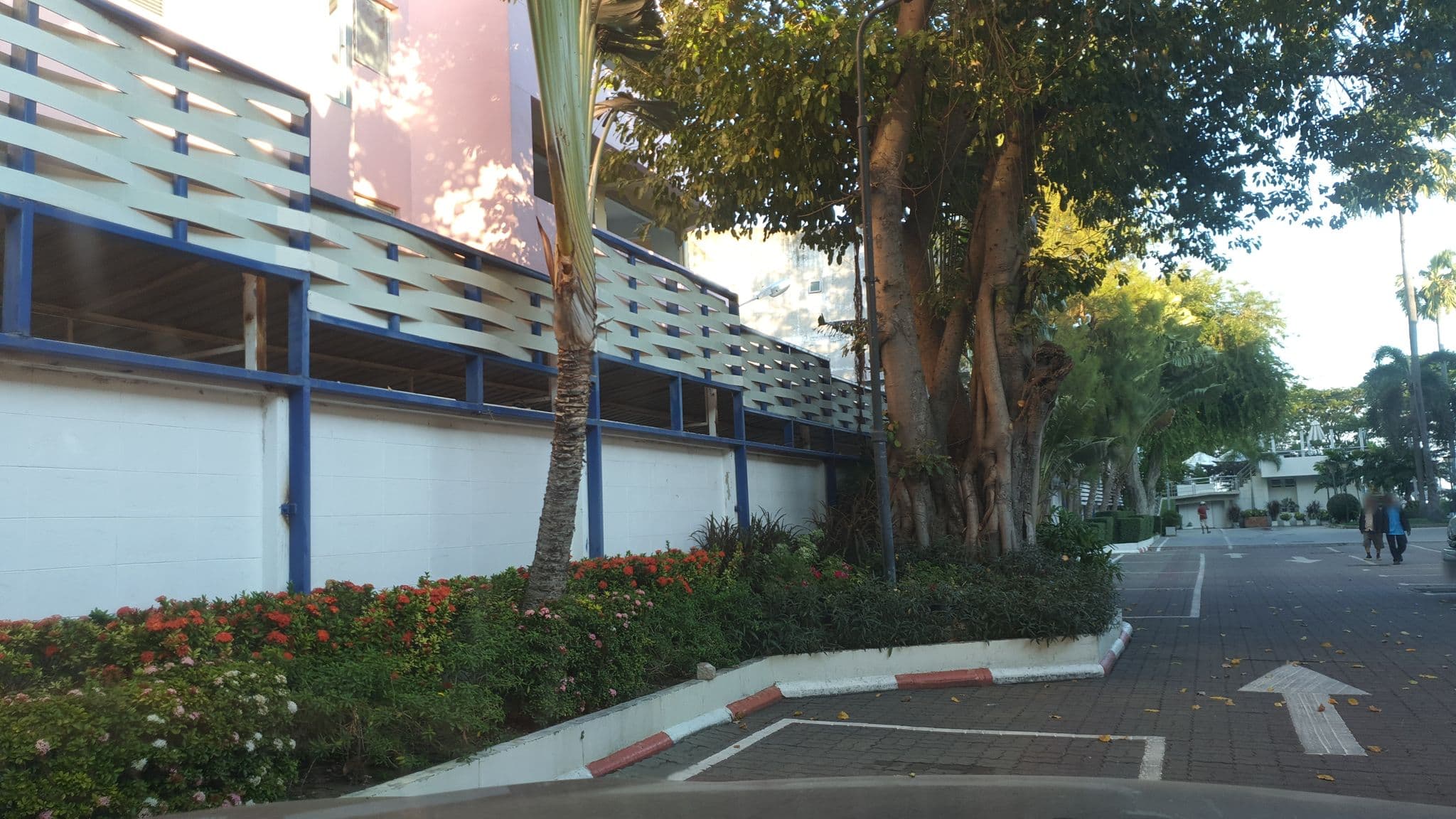Street view near Asia Cha Am Hotel, Cha-am — © jrcarlsen (CC BY-SA · Mapillary)