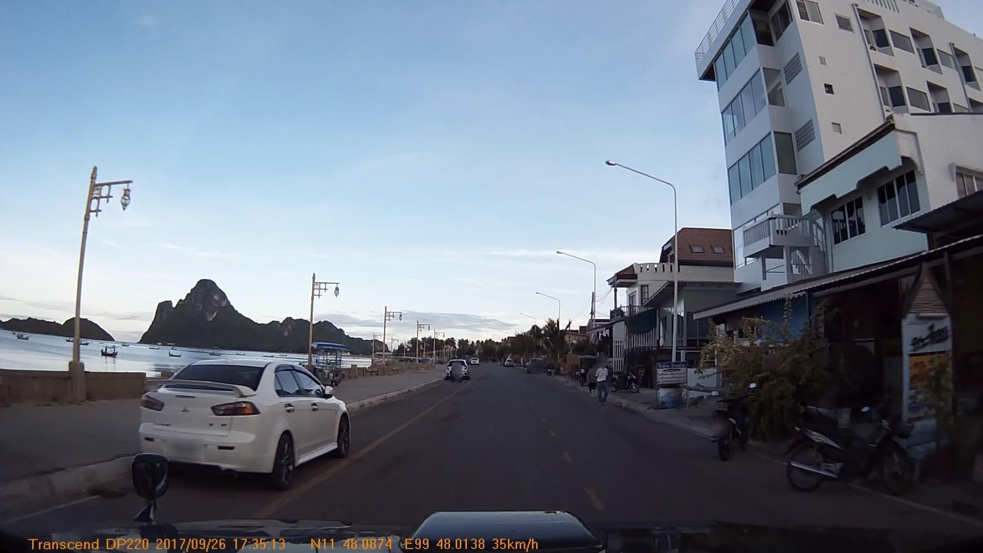 Street view near Prachuap Beach Hotel, Prachuap Khiri Khan — © mapcreator (CC BY-SA · Mapillary)
