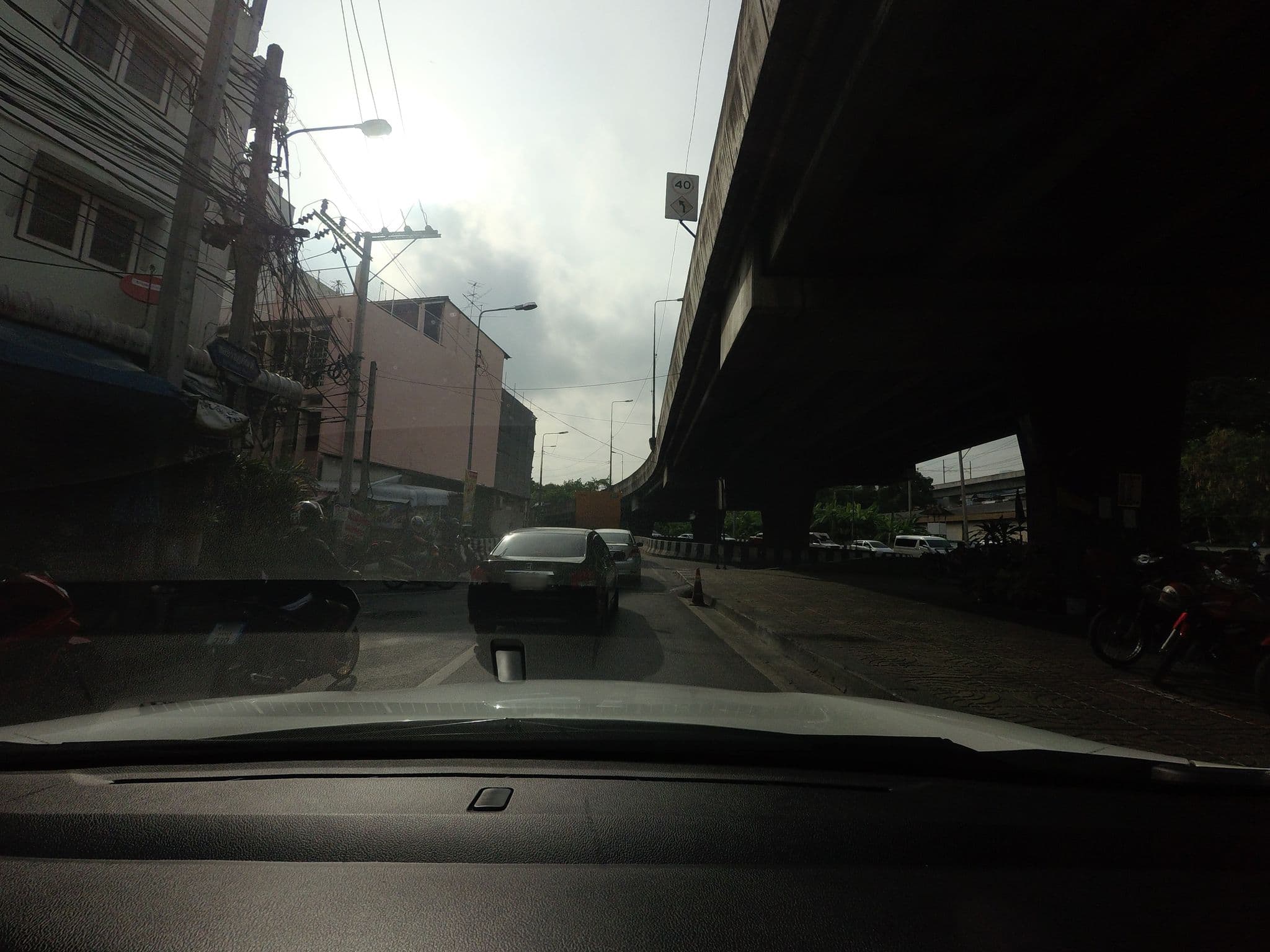 Street view near Hotel Ordinary Bangkok, Makkasan