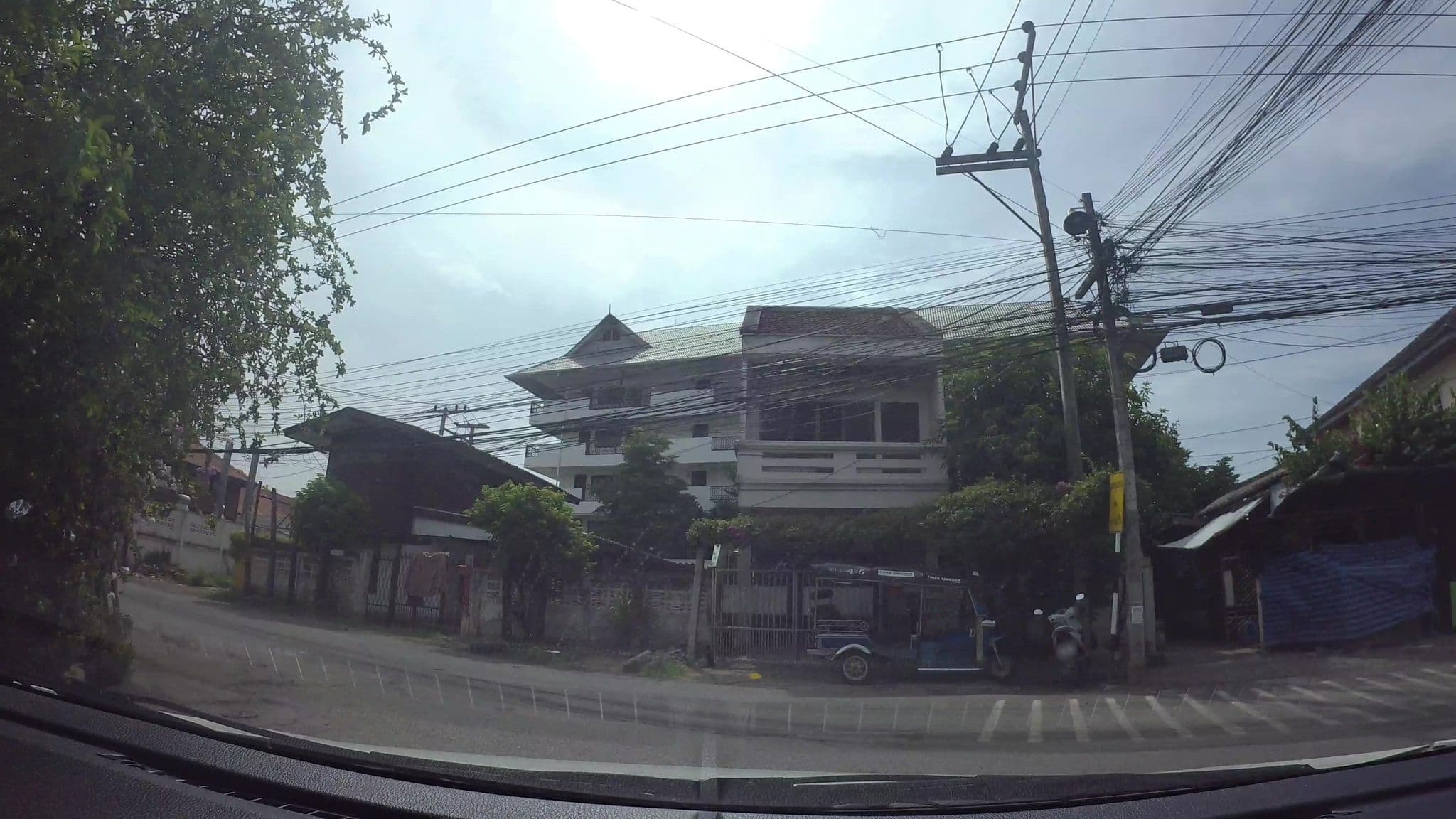 Street view near Viang Dara, Chiang Mai — © kaart_3 (CC BY-SA · Mapillary)