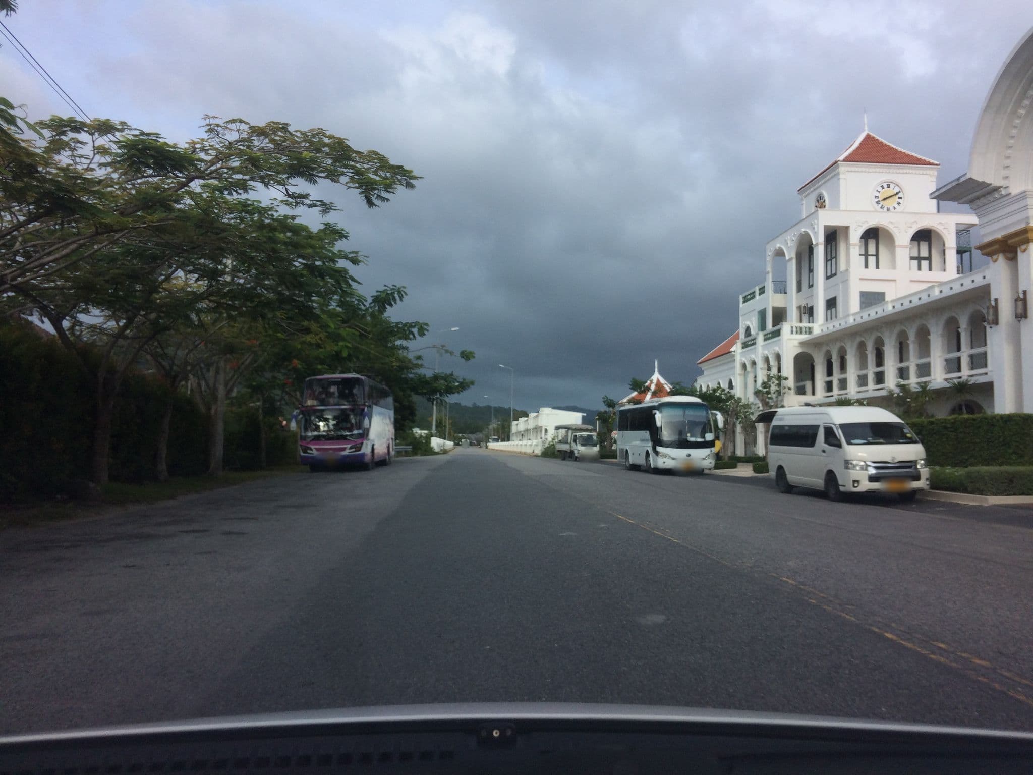 Street view near Phuket paradise, Ban Ko Kaeo — © pik (CC BY-SA · Mapillary)