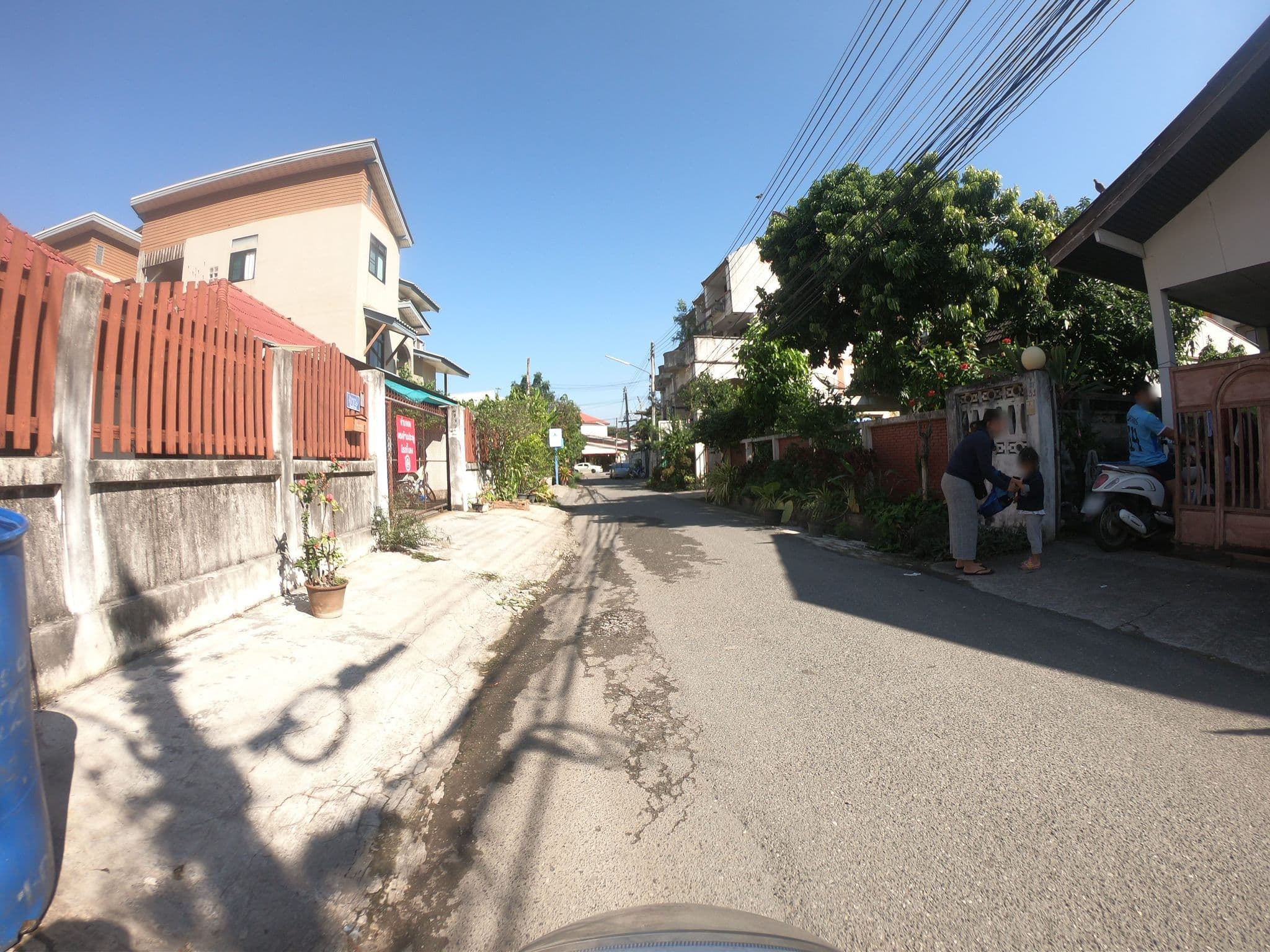 Street view near Chor Chang House, Chiang Mai — © chanuwath_grab (CC BY-SA · Mapillary)