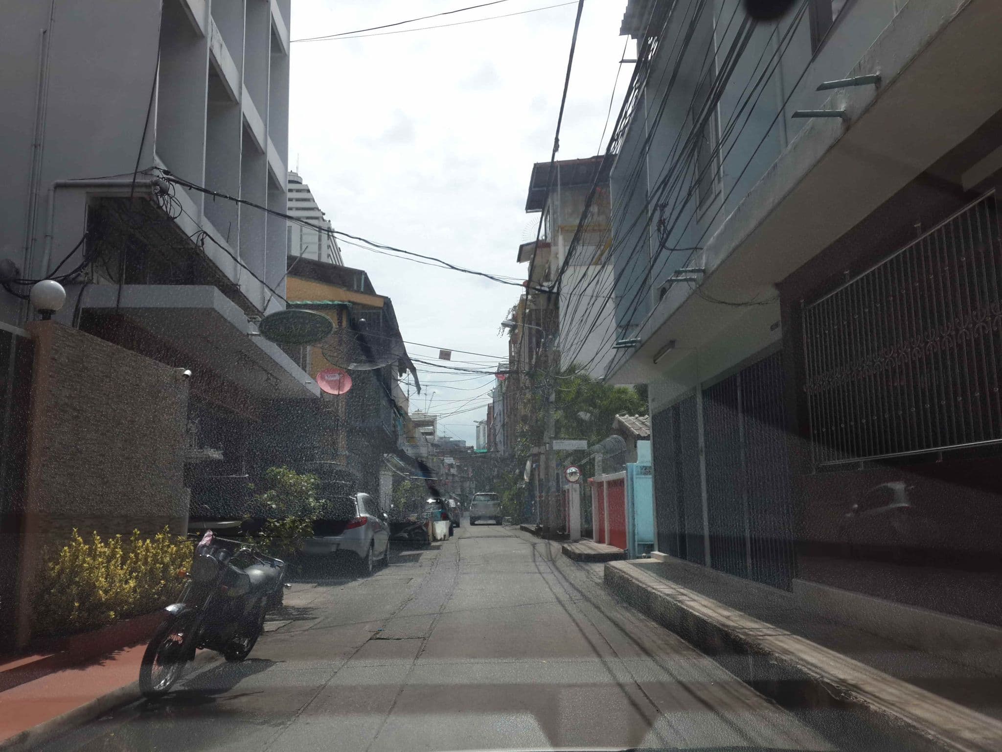 Street view near 185 แอทสุรวงศ์, Bang Rak