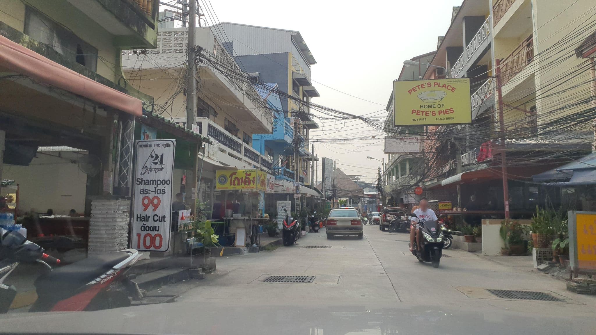 Street view near Chaba Hut Resort, Pattaya