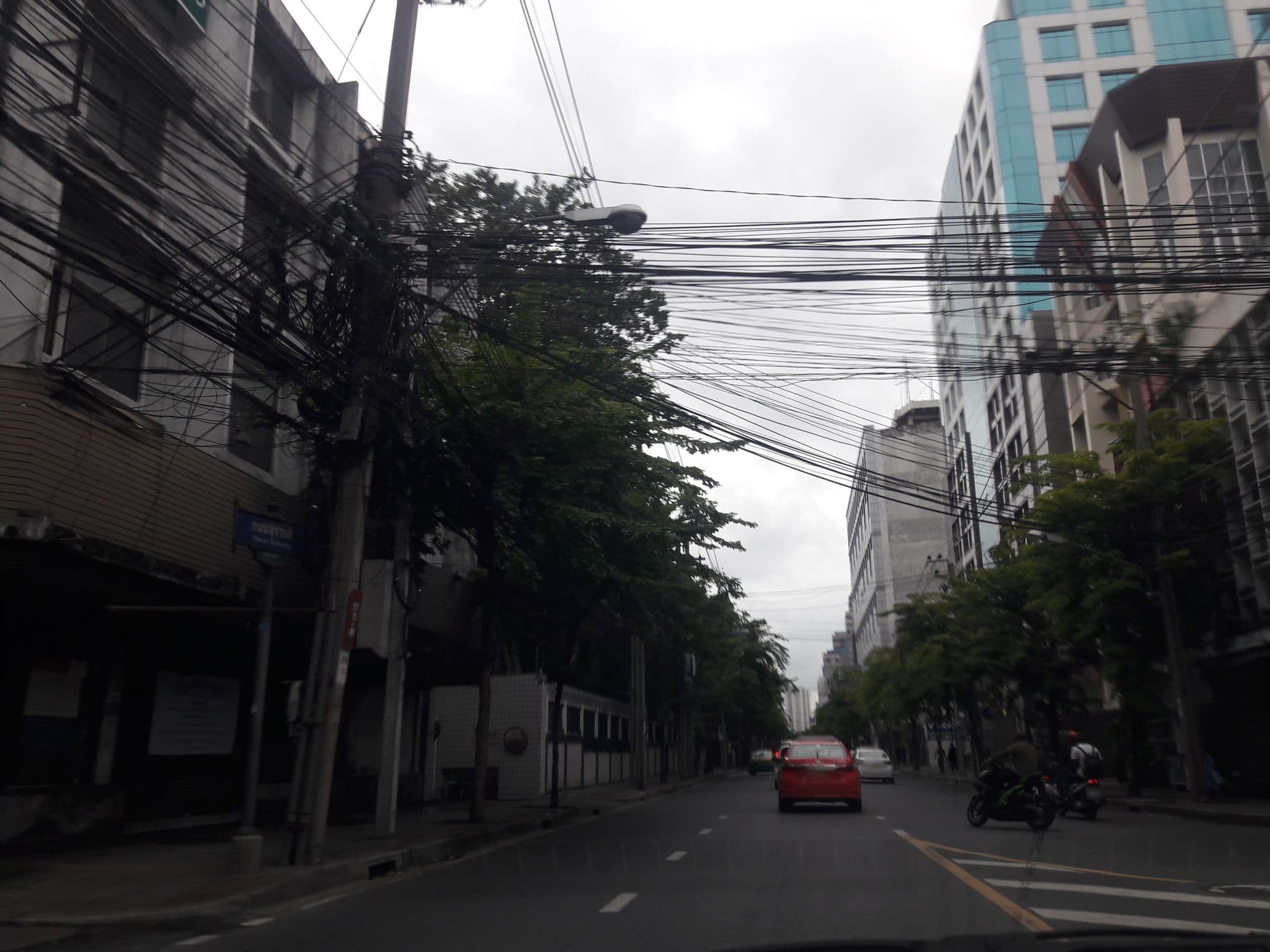 Street view near Kokotel Bed & Cafe, Bang Rak