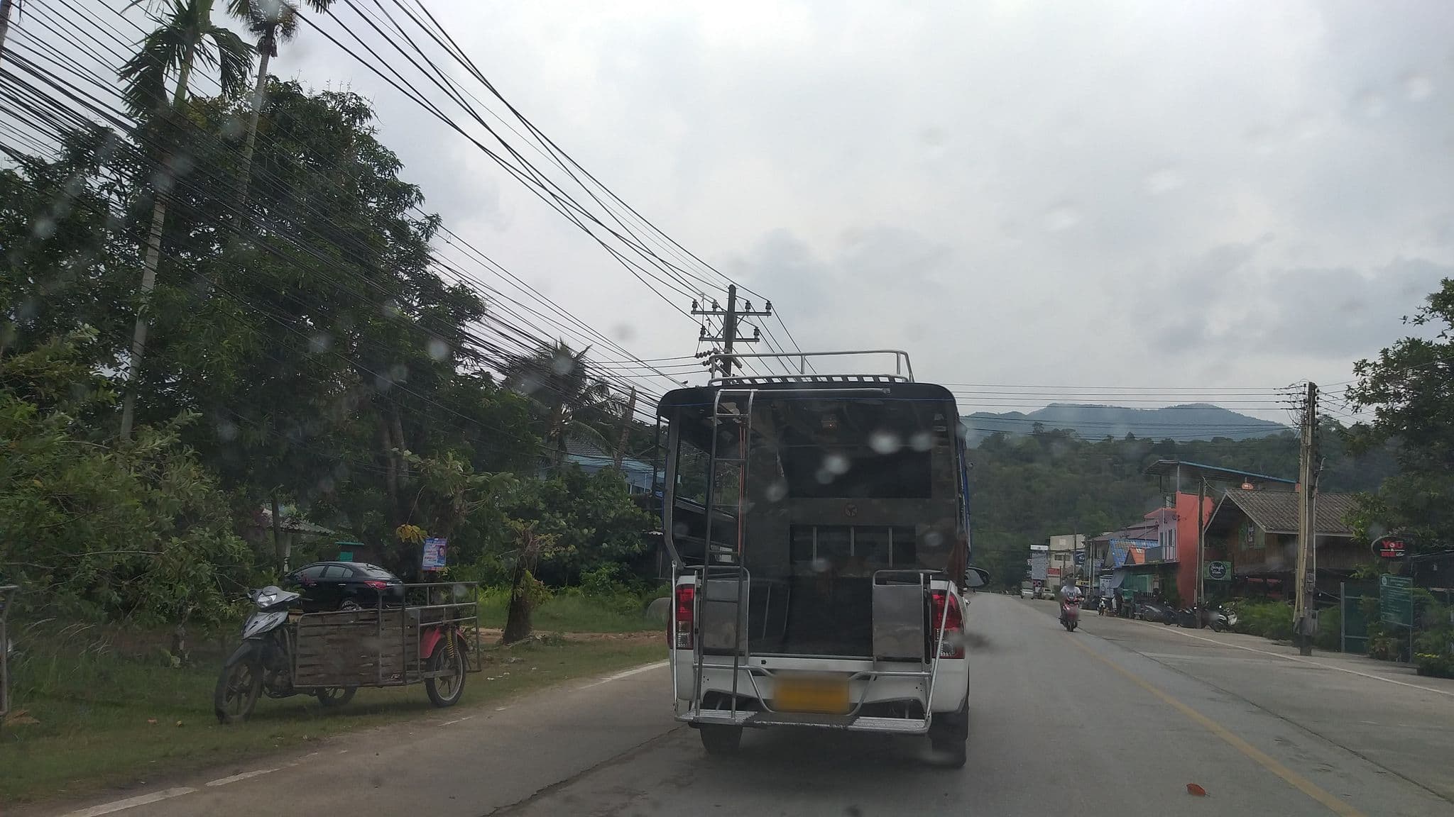 Street view near The Little Bungalow, Ko Chang — © ozflor (CC BY-SA · Mapillary)
