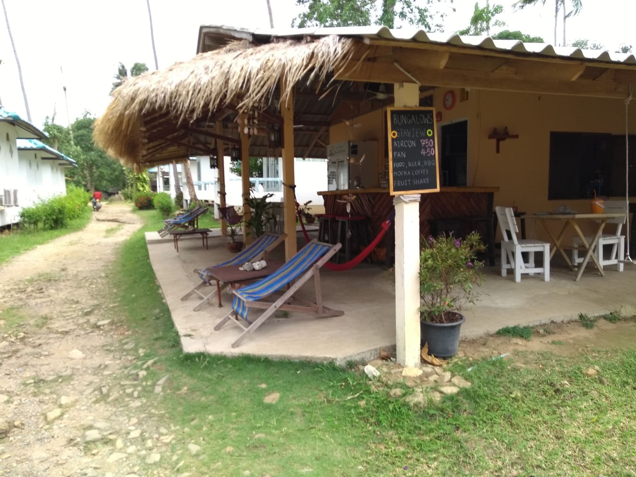 Street view near Blue Sky Resort, Ko Chang — © captainkoons (CC BY-SA · Mapillary)