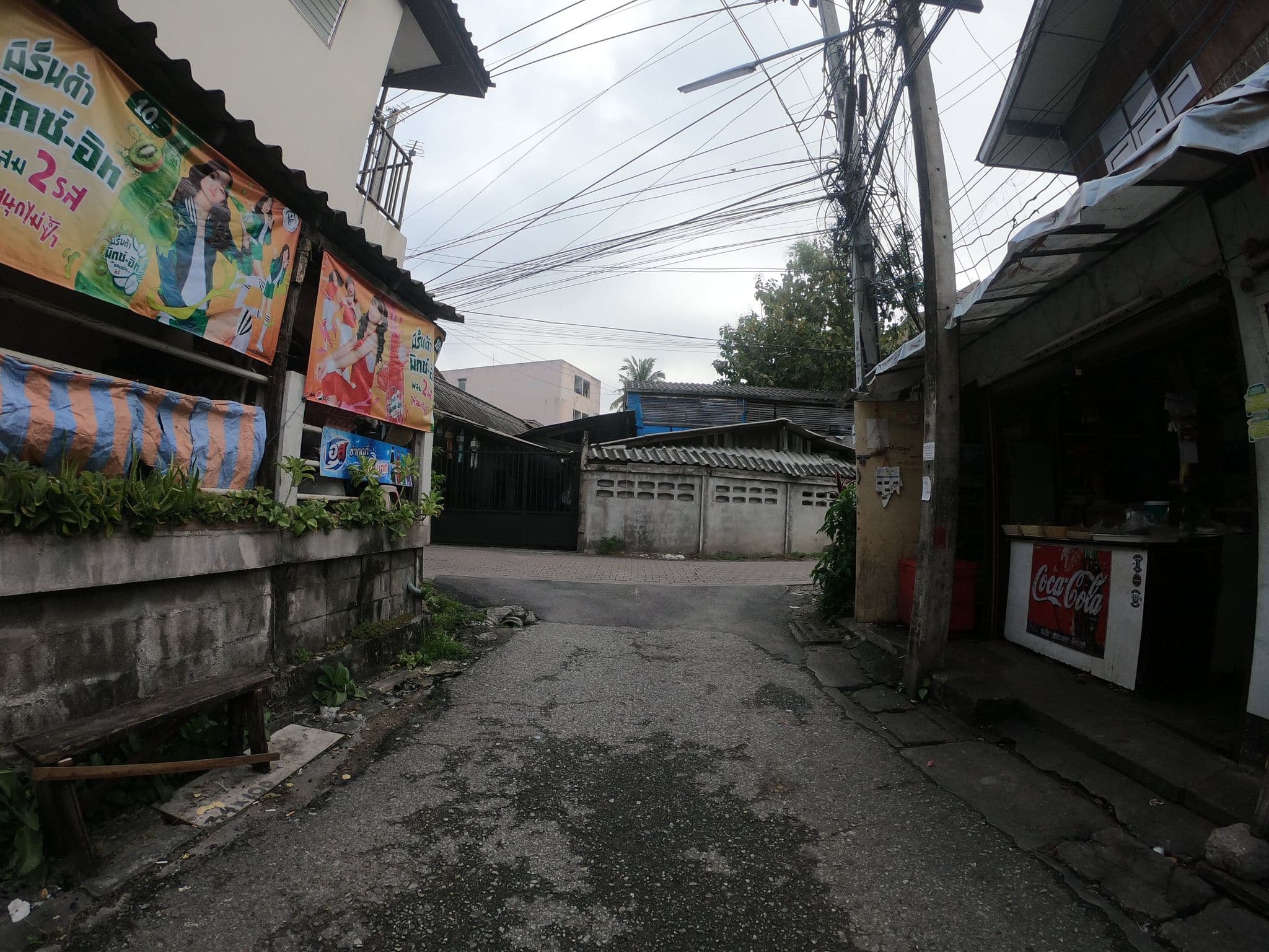 Street view near Pran Kumuang Boutique House, Chiang Mai