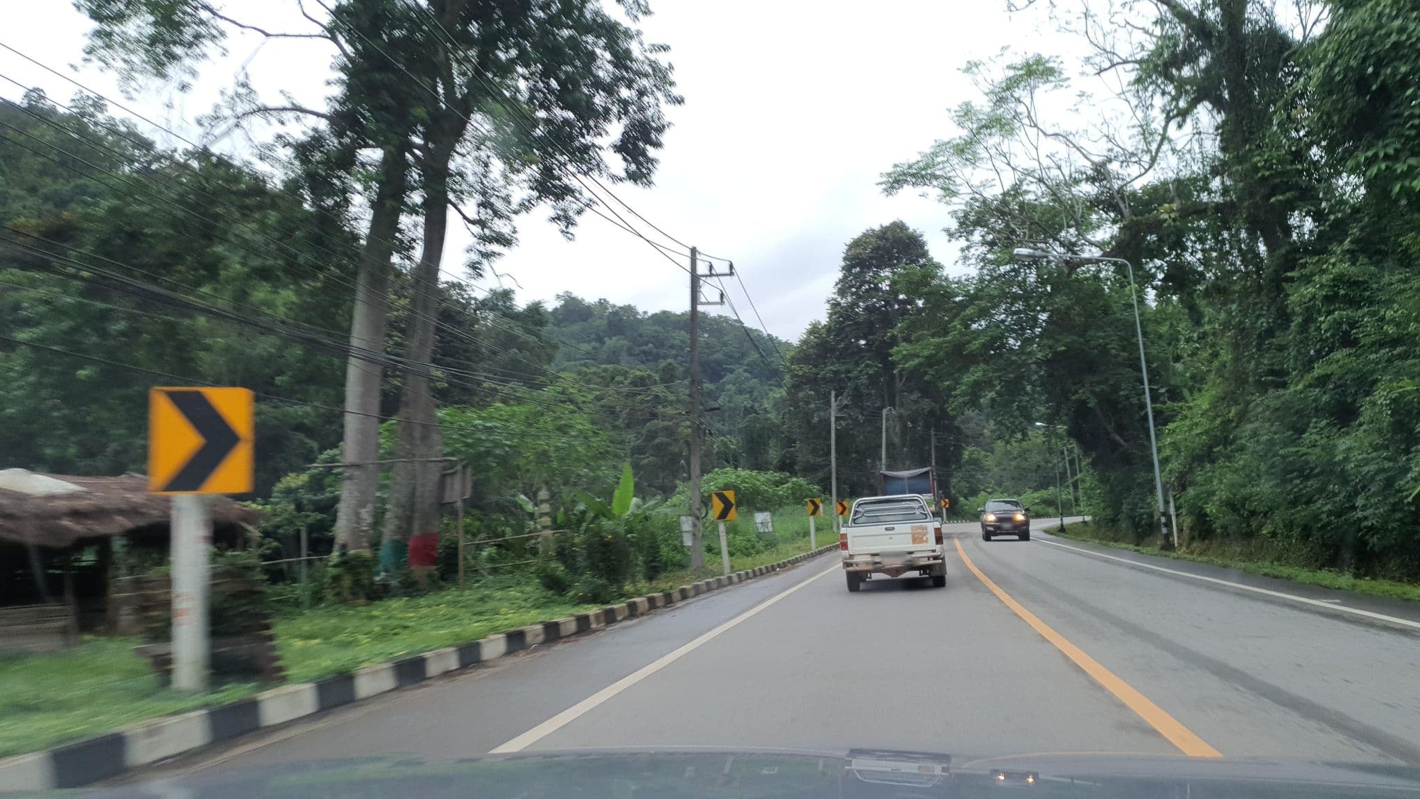 Street view near Lagom Village Resort, Ban Mae Waen — © jrcarlsen (CC BY-SA · Mapillary)