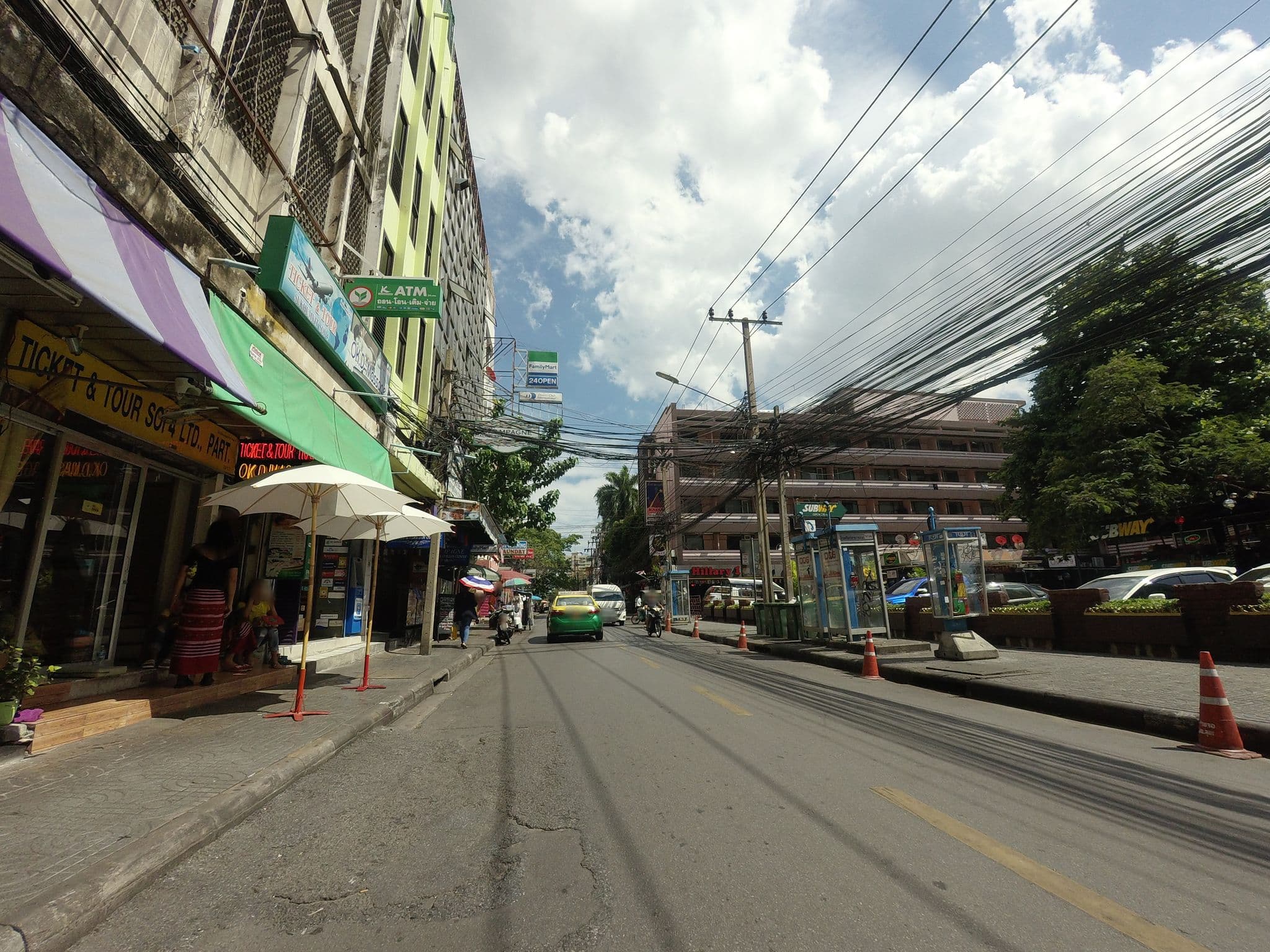 Street view near Maison Hotel Bangkok, Makkasan — © mishari (CC BY-SA · Mapillary)