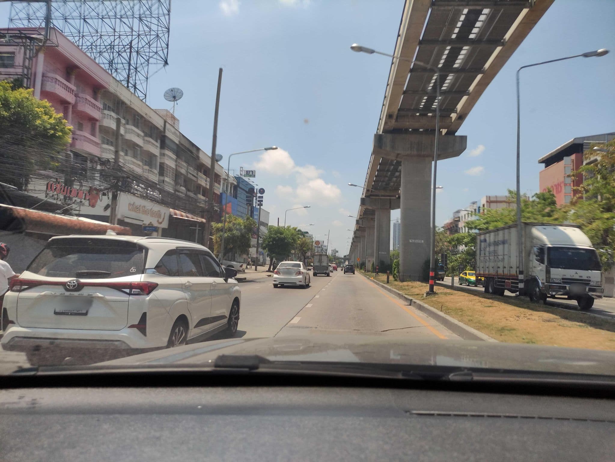 Street view near PP hotel, Samut Prakan — © kasetitkml_pipitchai (CC BY-SA · Mapillary)
