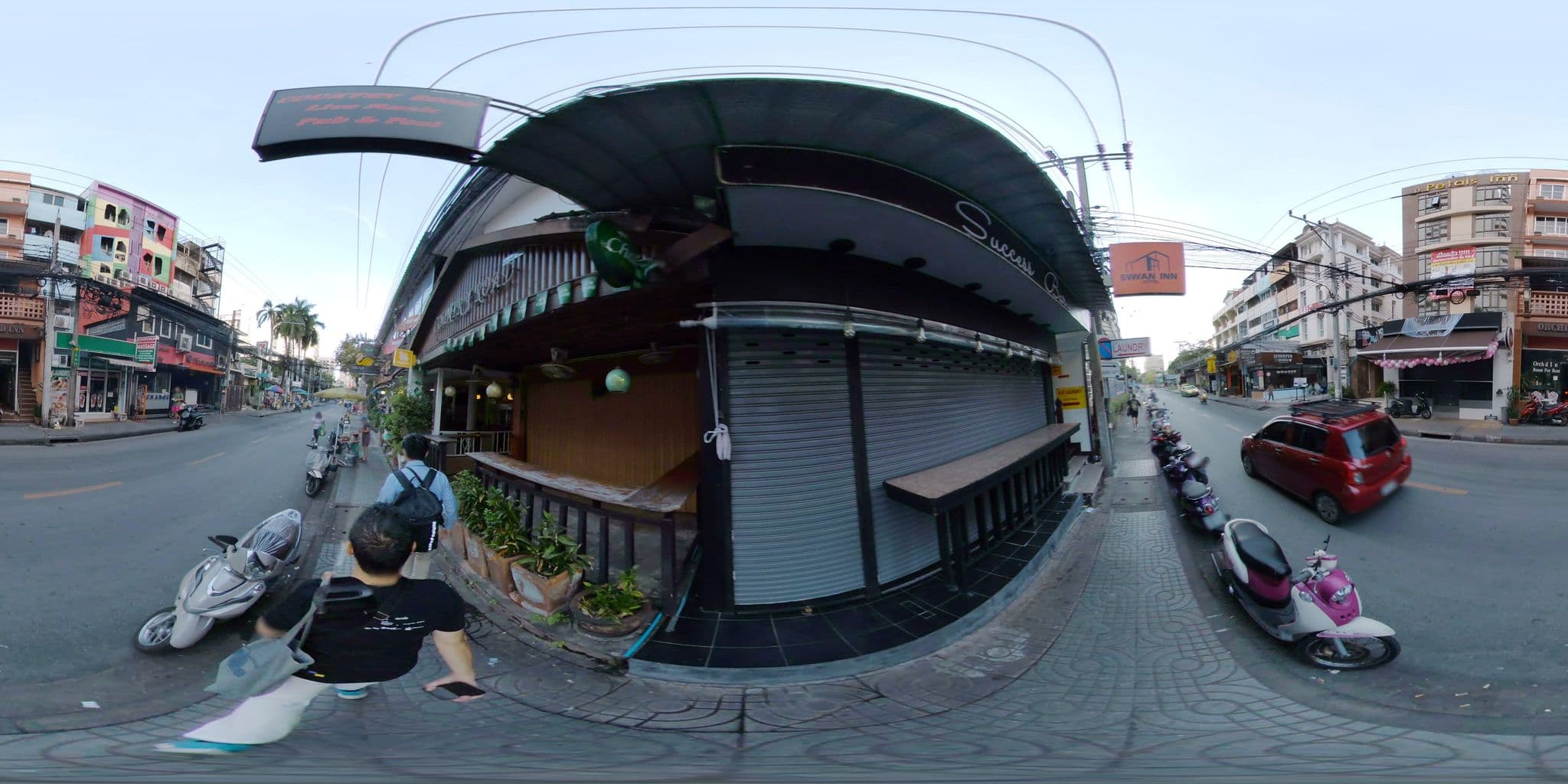 Street view near S.M. Grande Residence, Makkasan