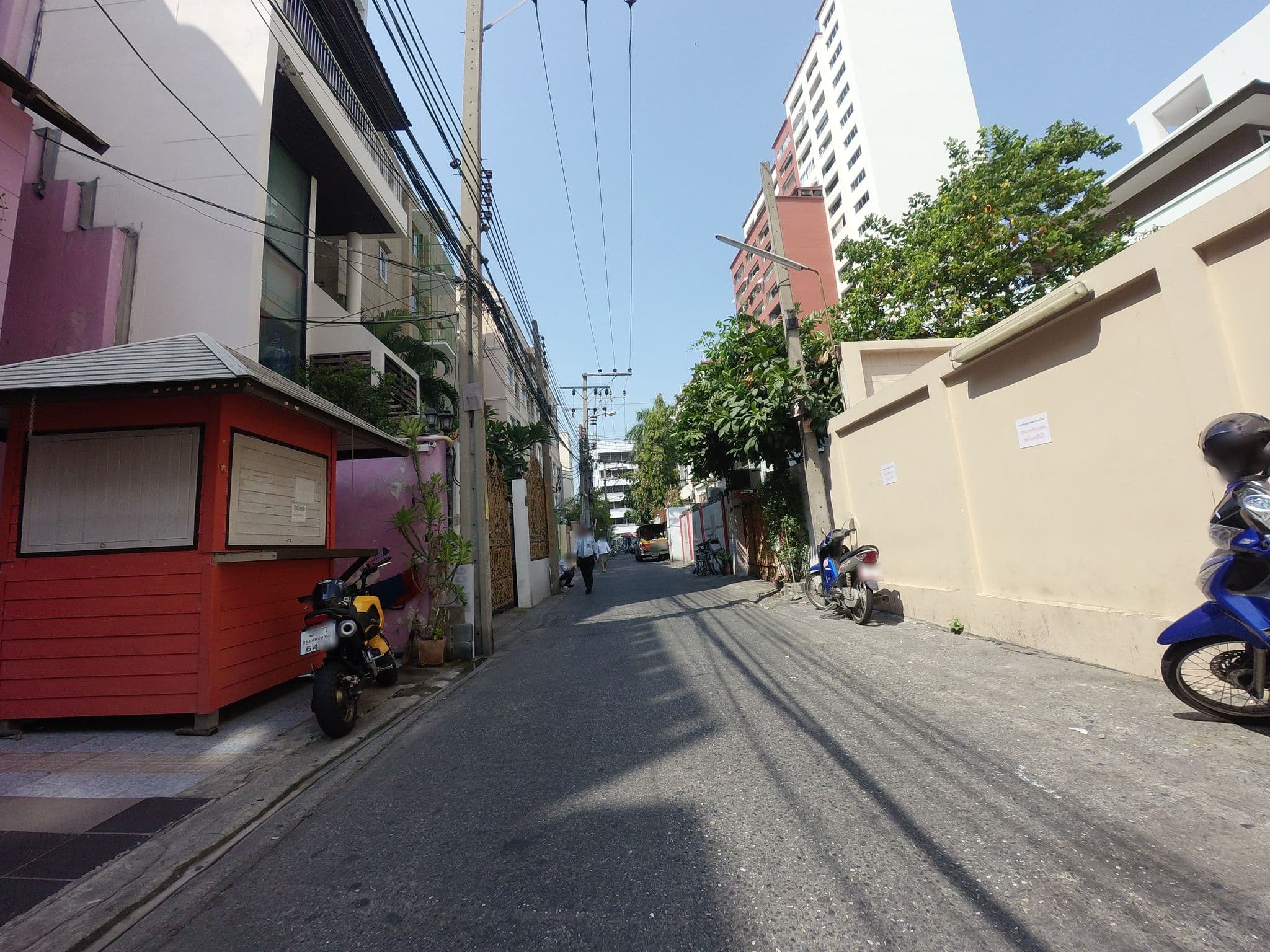 Street view near FX Hotel, Makkasan