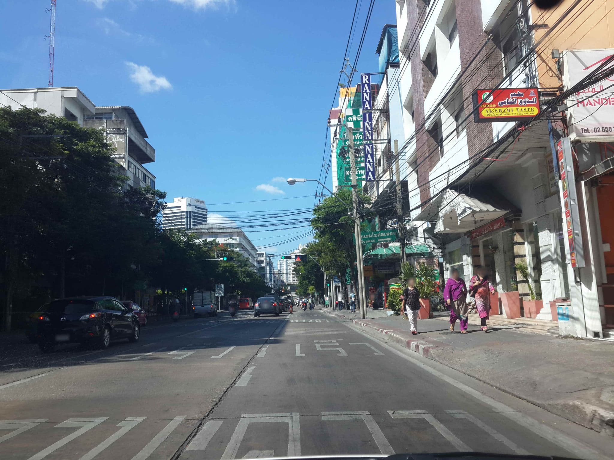 Street view near Royal Garden Home, Makkasan
