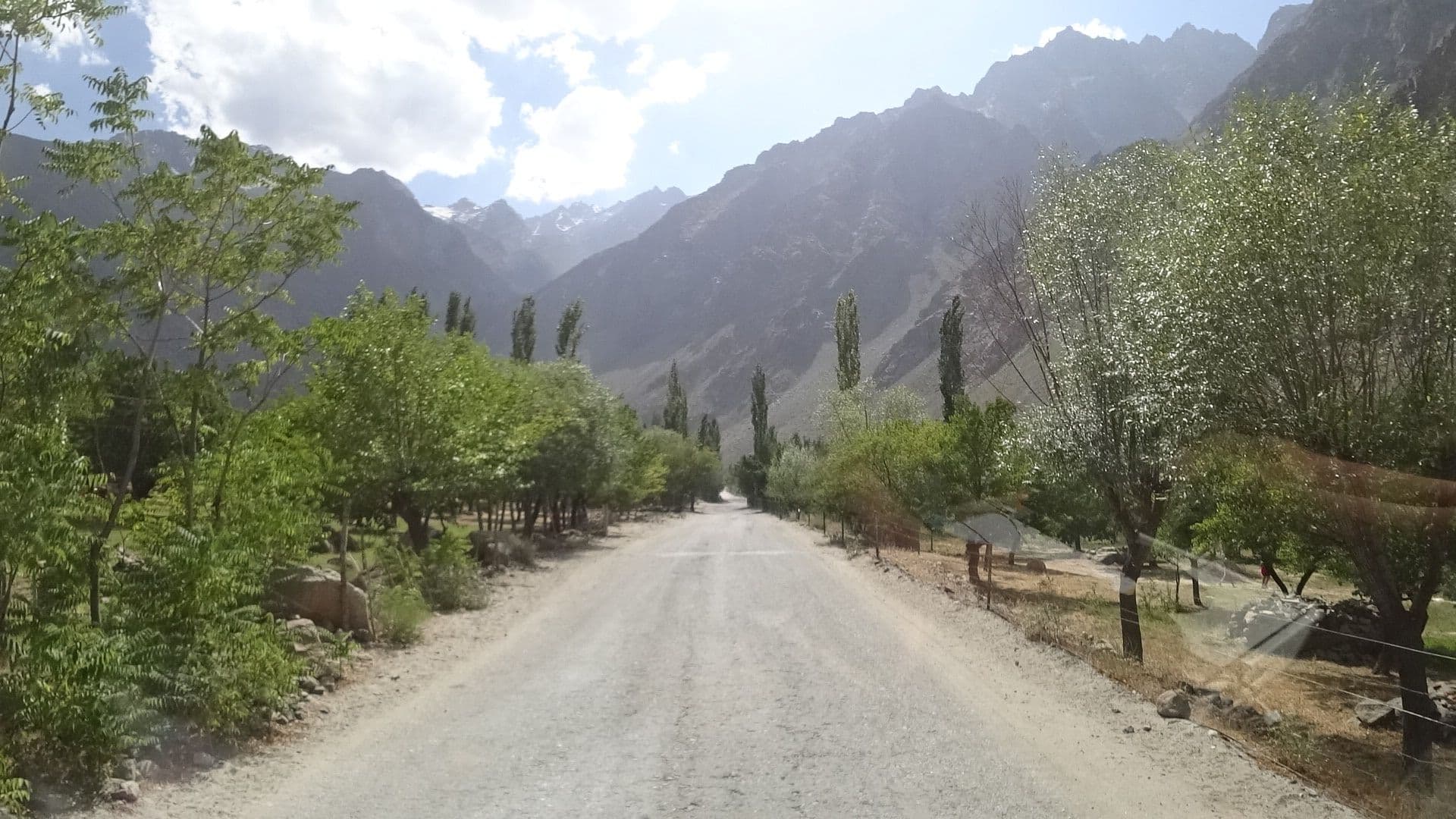 Street view near Homestay, Rŭshon — © vbombaerts (CC BY-SA · Mapillary)