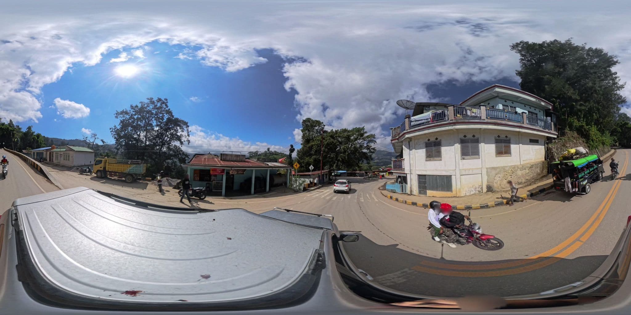 Street view near Restaurante and Guest House Sara, Aileu — © kahbeng (CC BY-SA · Mapillary)