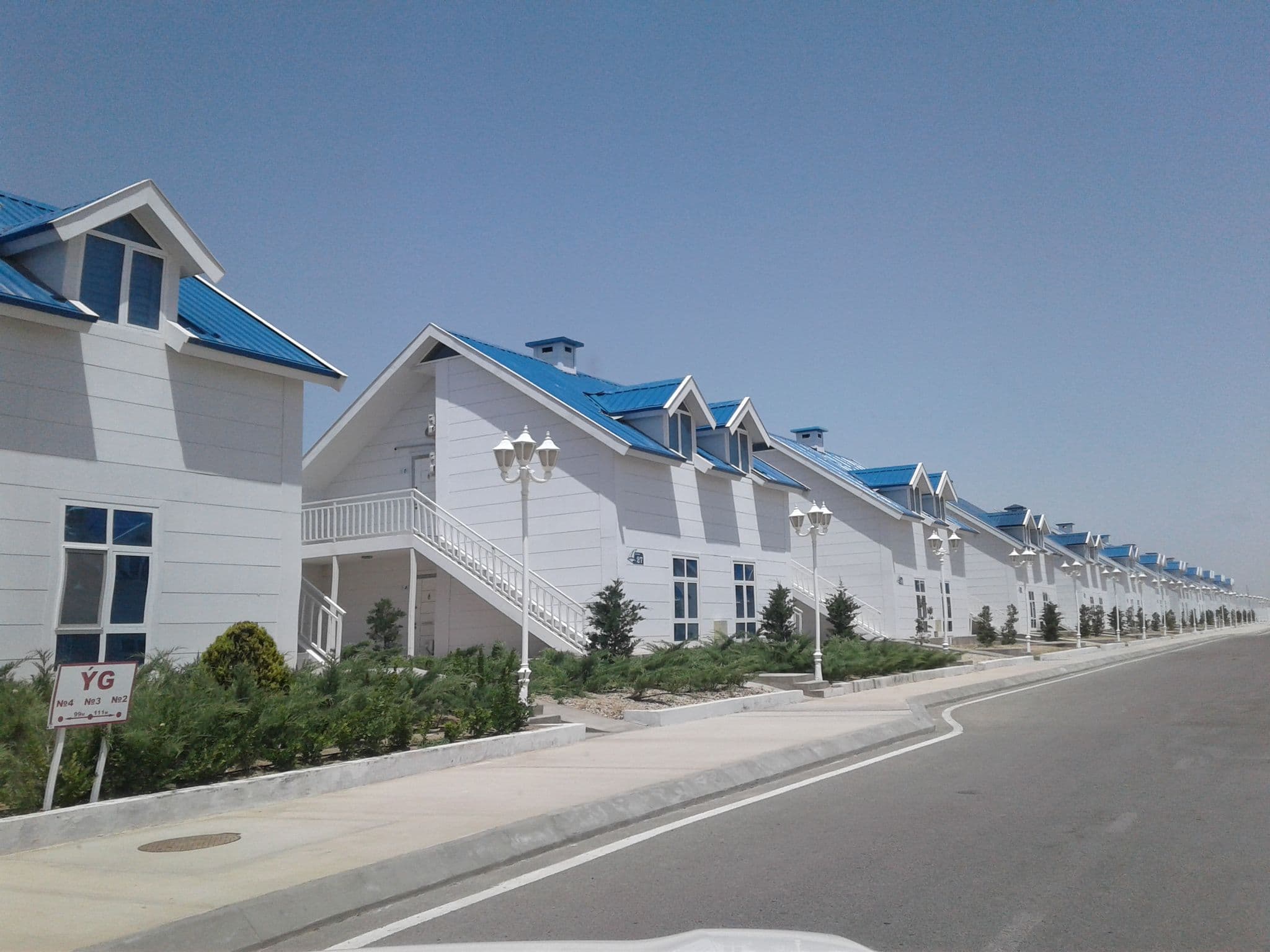 Street view near Ak Ýelken, Türkmenbaşy — © apmwa (CC BY-SA · Mapillary)