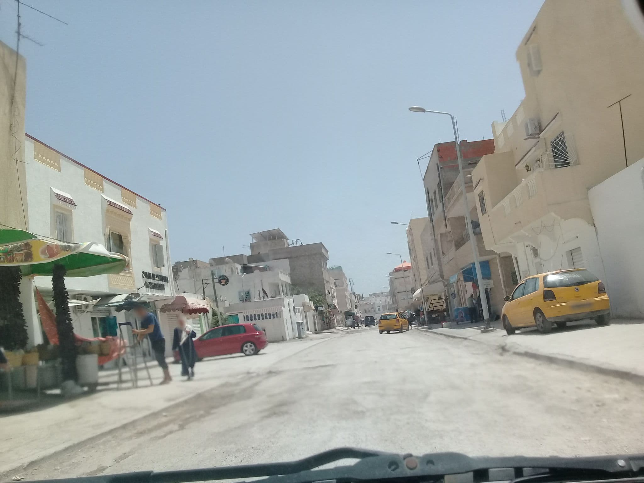 Street view near Dar, Tunis — © graphicom (CC BY-SA · Mapillary)