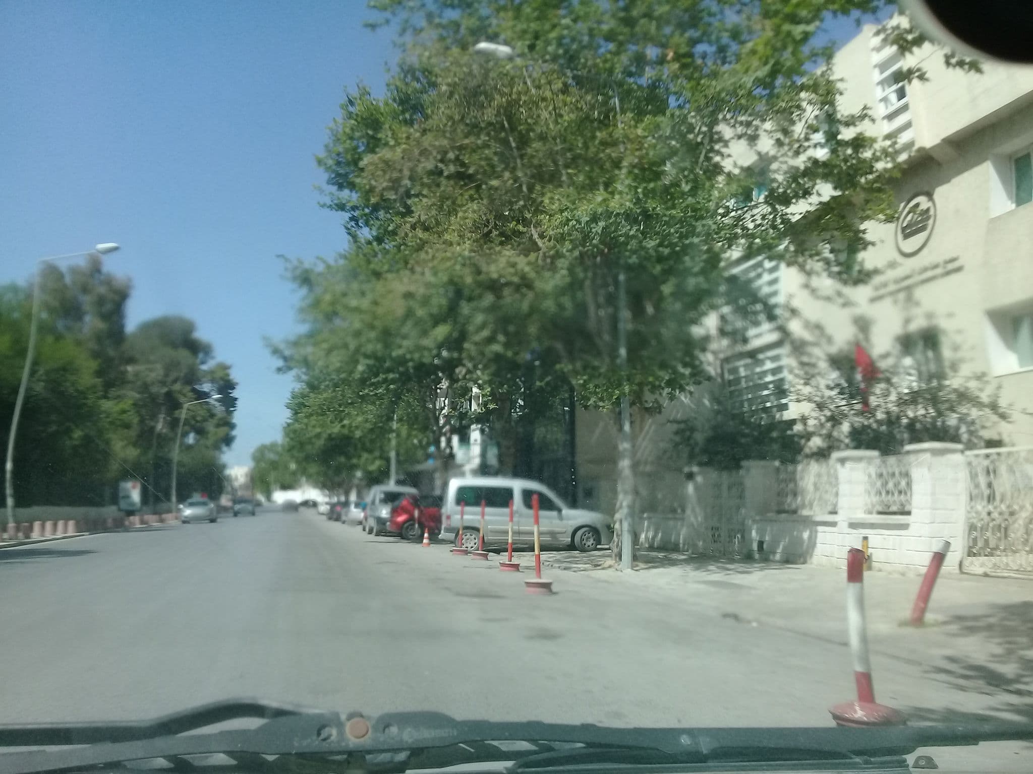 Street view near Hôtel Les Ambassadeurs, Tunis — © graphicom (CC BY-SA · Mapillary)