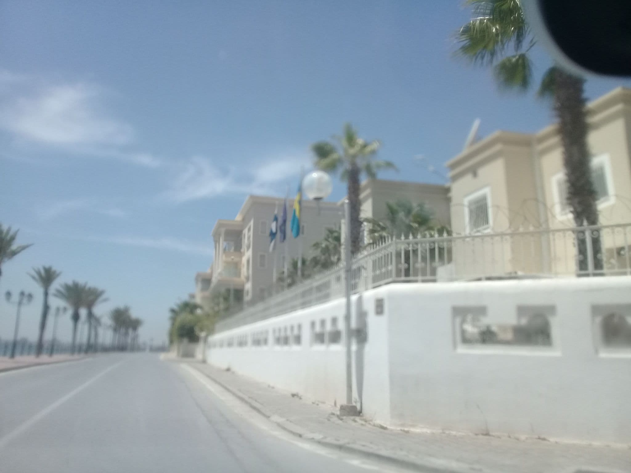 Street view near Lake of tunis, Aryanah — © graphicom (CC BY-SA · Mapillary)