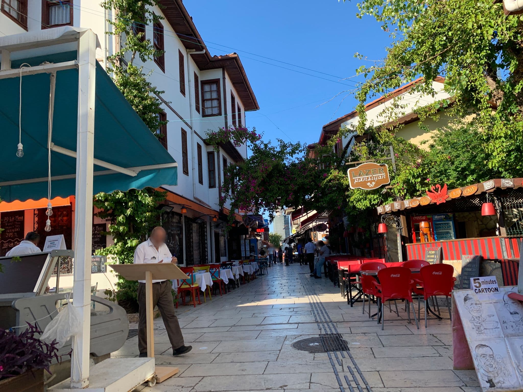Street view near Sabah Pansiyon, Antalya
