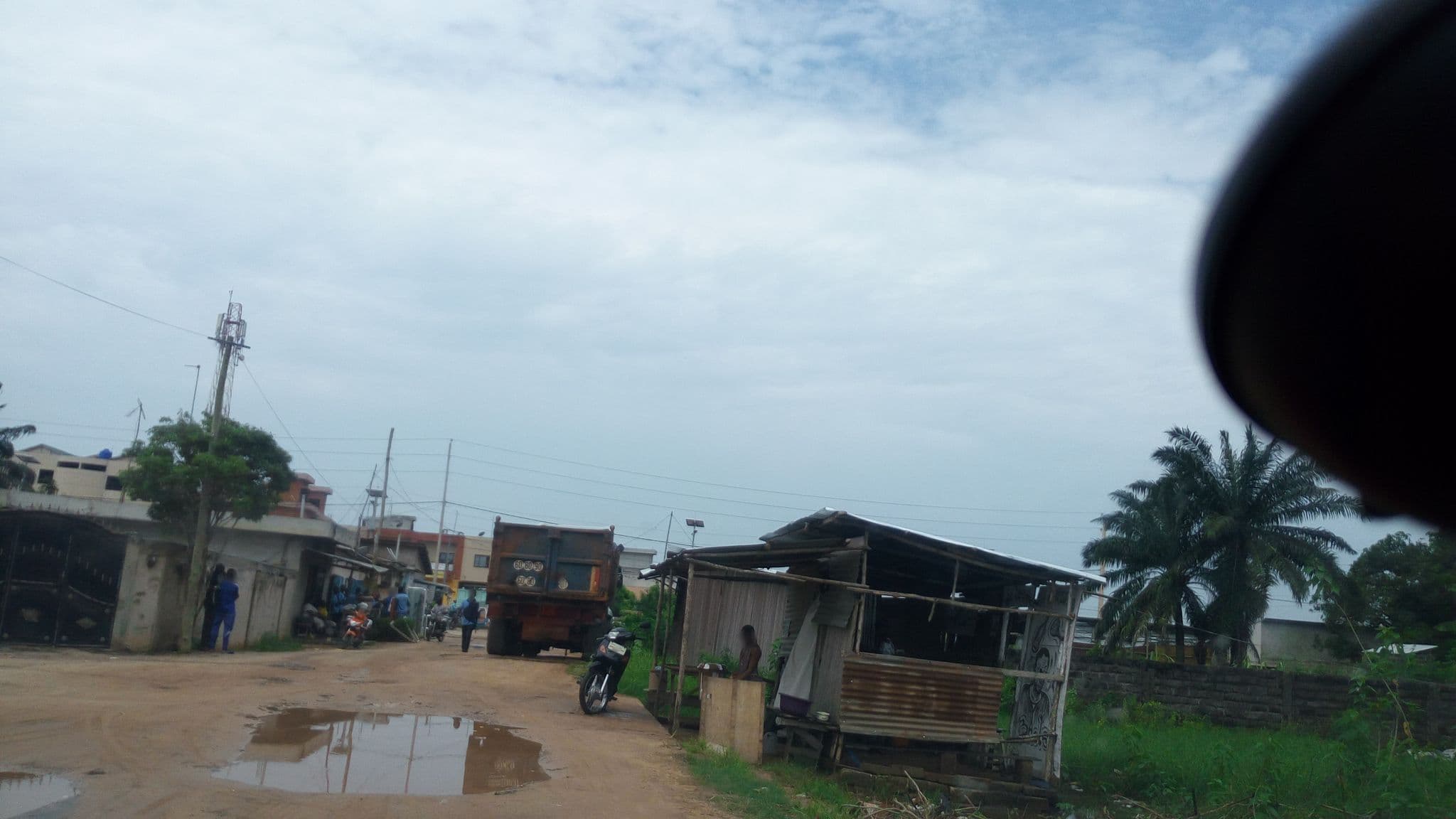 Street view near Divinus, Godomè — © mensanh (CC BY-SA · Mapillary)