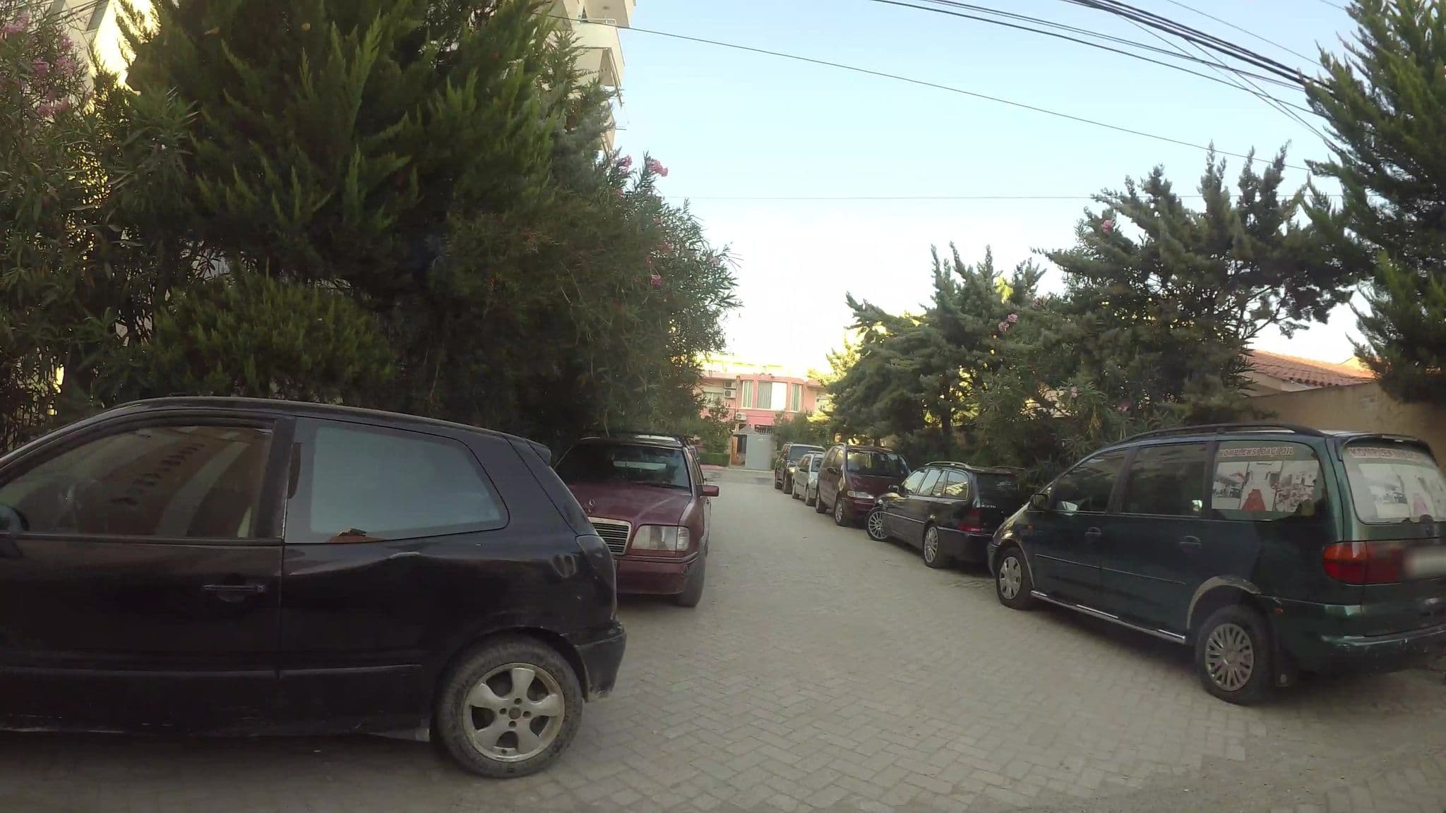 Street view near Casablanka, Rrashbull — © kaart_3 (CC BY-SA · Mapillary)