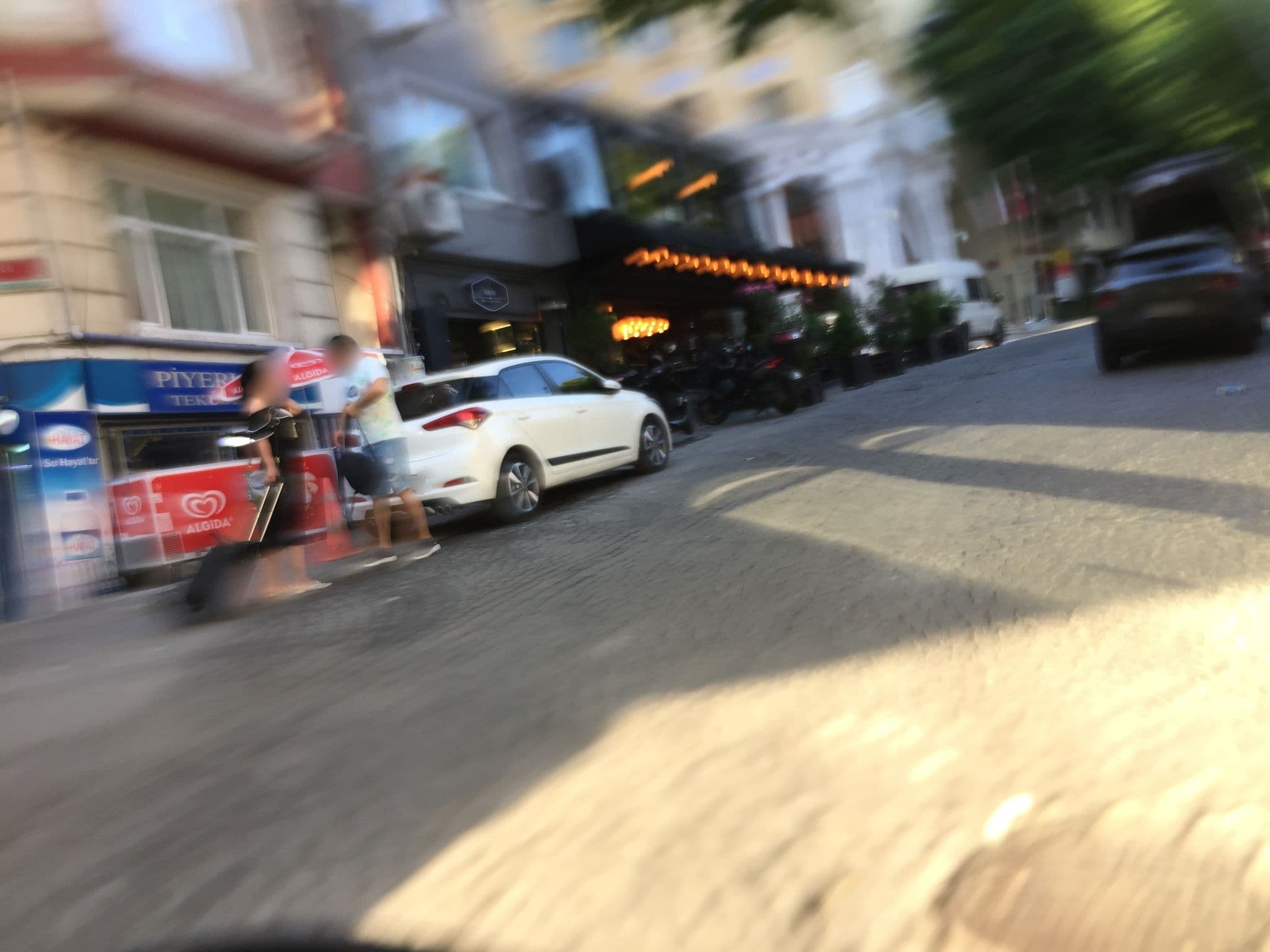 Street view near Hotel Aziyadé, Sultanahmet