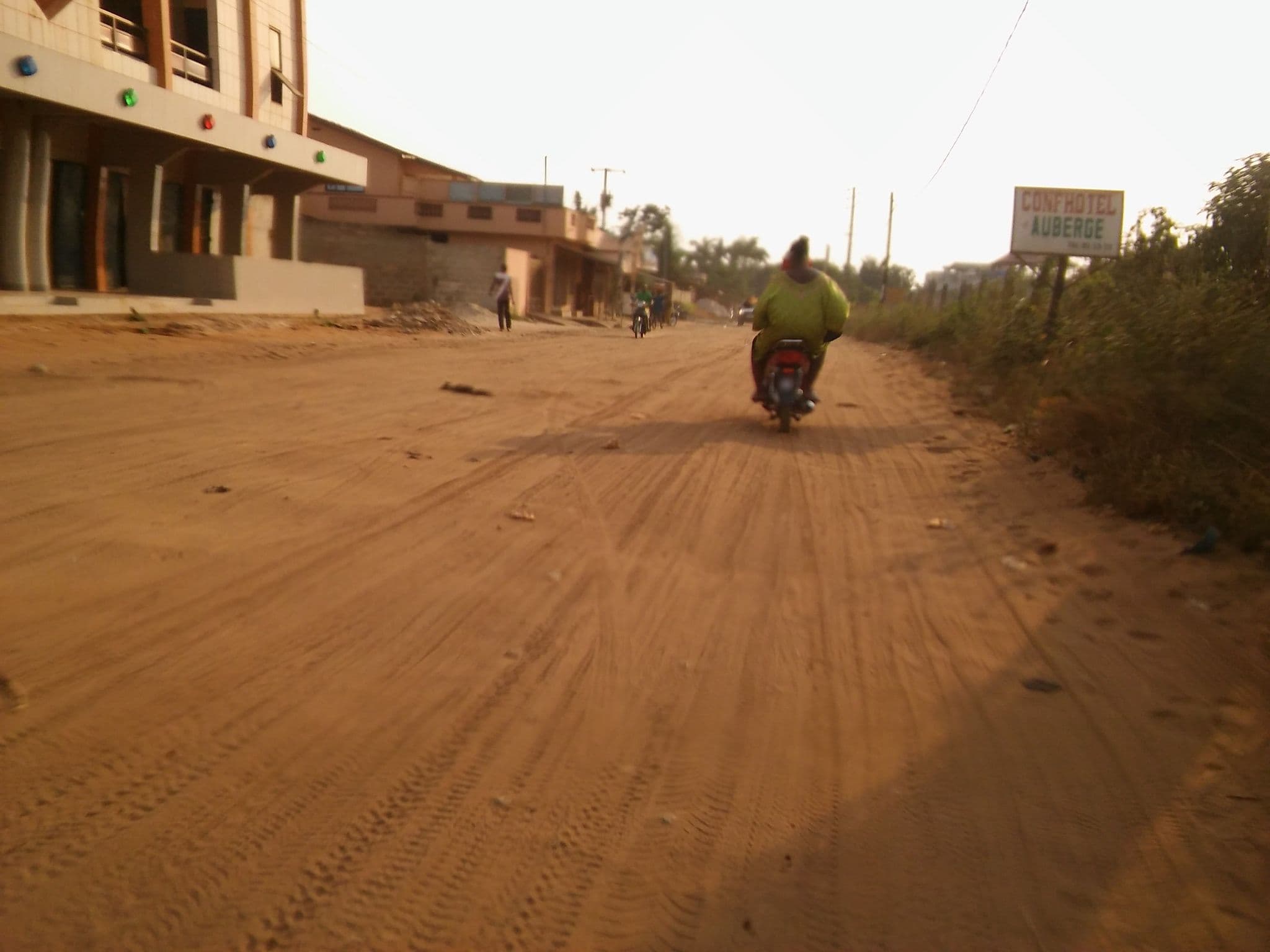 Street view near Confhotel, Godomè — © saliousoft (CC BY-SA · Mapillary)
