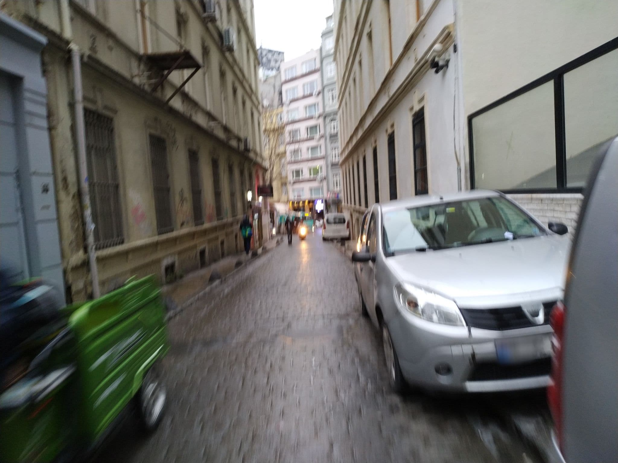 Street view near Vardar Palace, Eminönü
