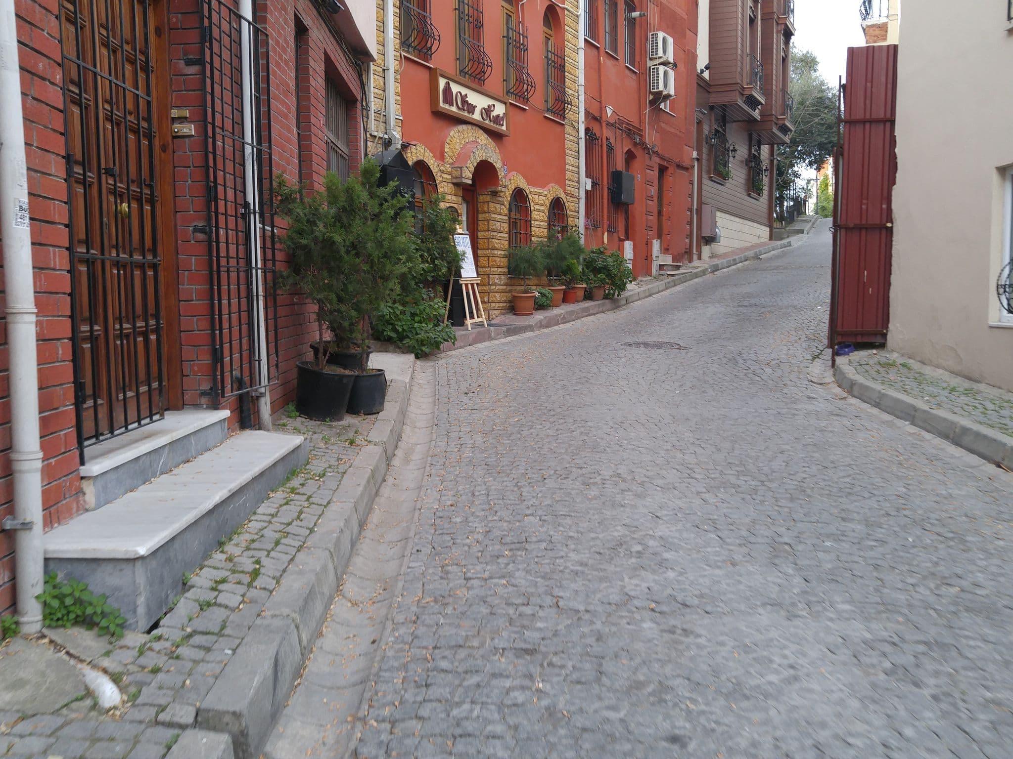 Street view near Tashkonak Hotel, Sultanahmet