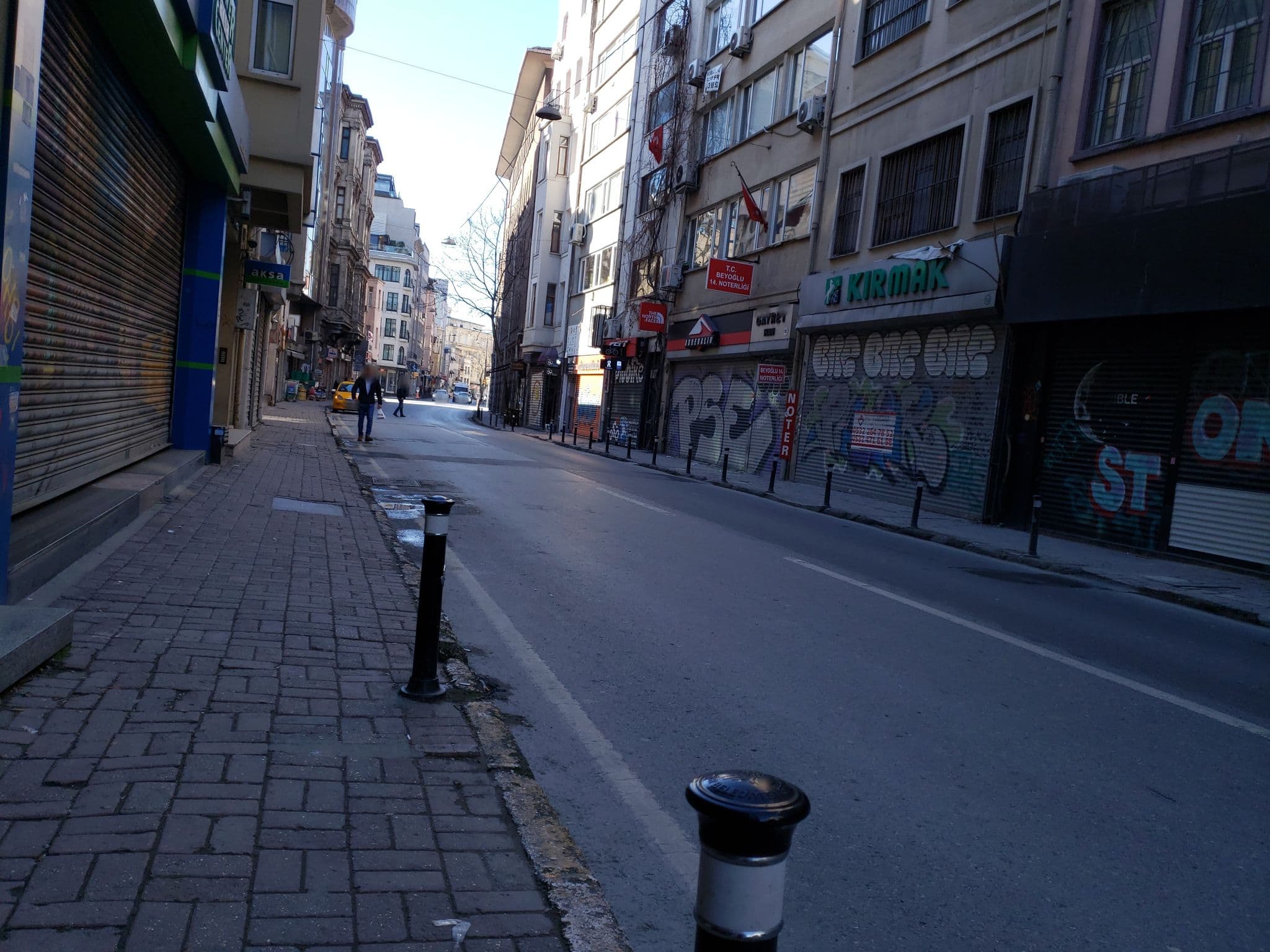 Street view near Finch Apartments, Eminönü