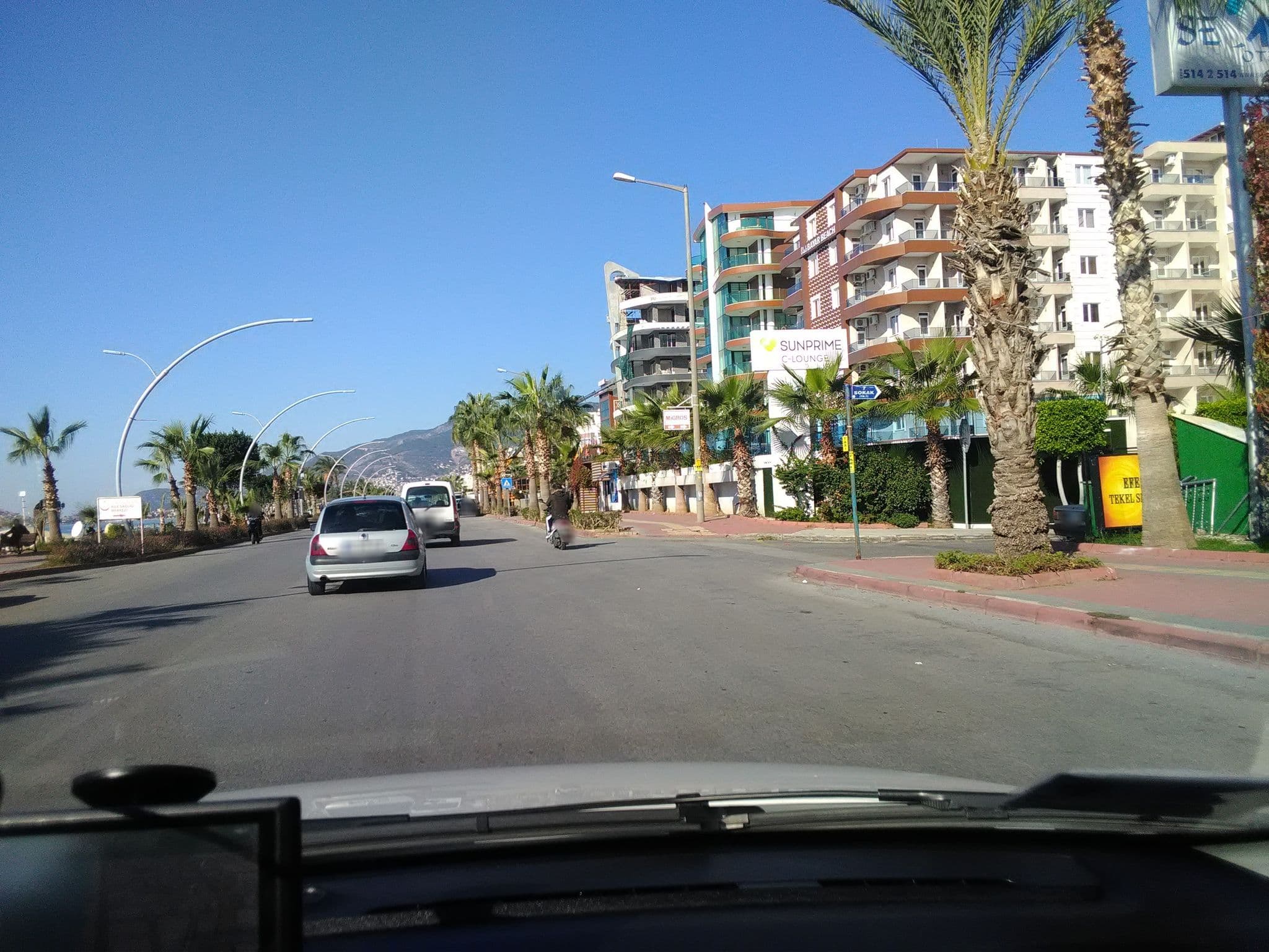 Street view near Luna Playa, Tosmur — © andershl (CC BY-SA · Mapillary)