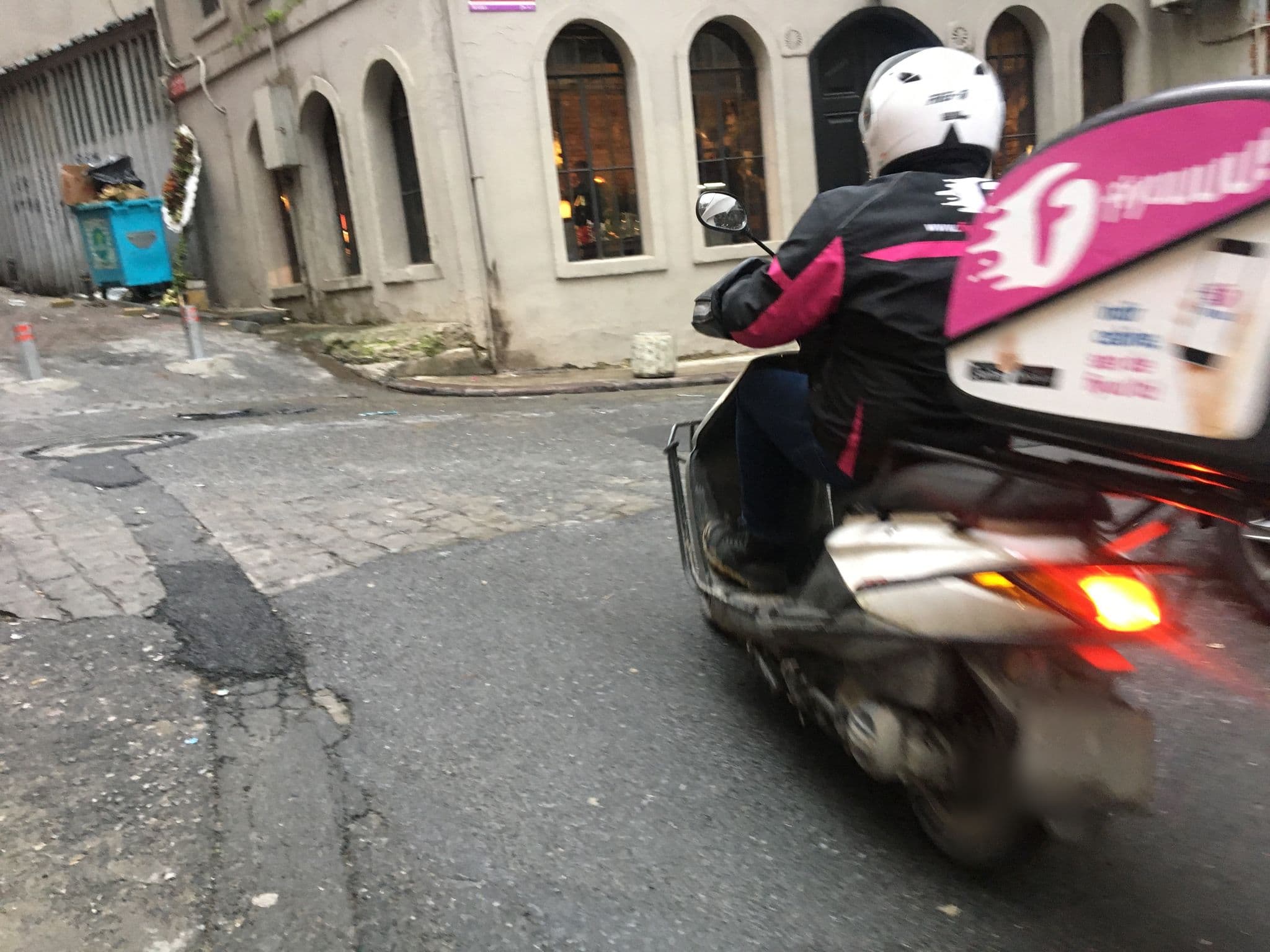 Street view near Aga Hamam Hostel, Eminönü