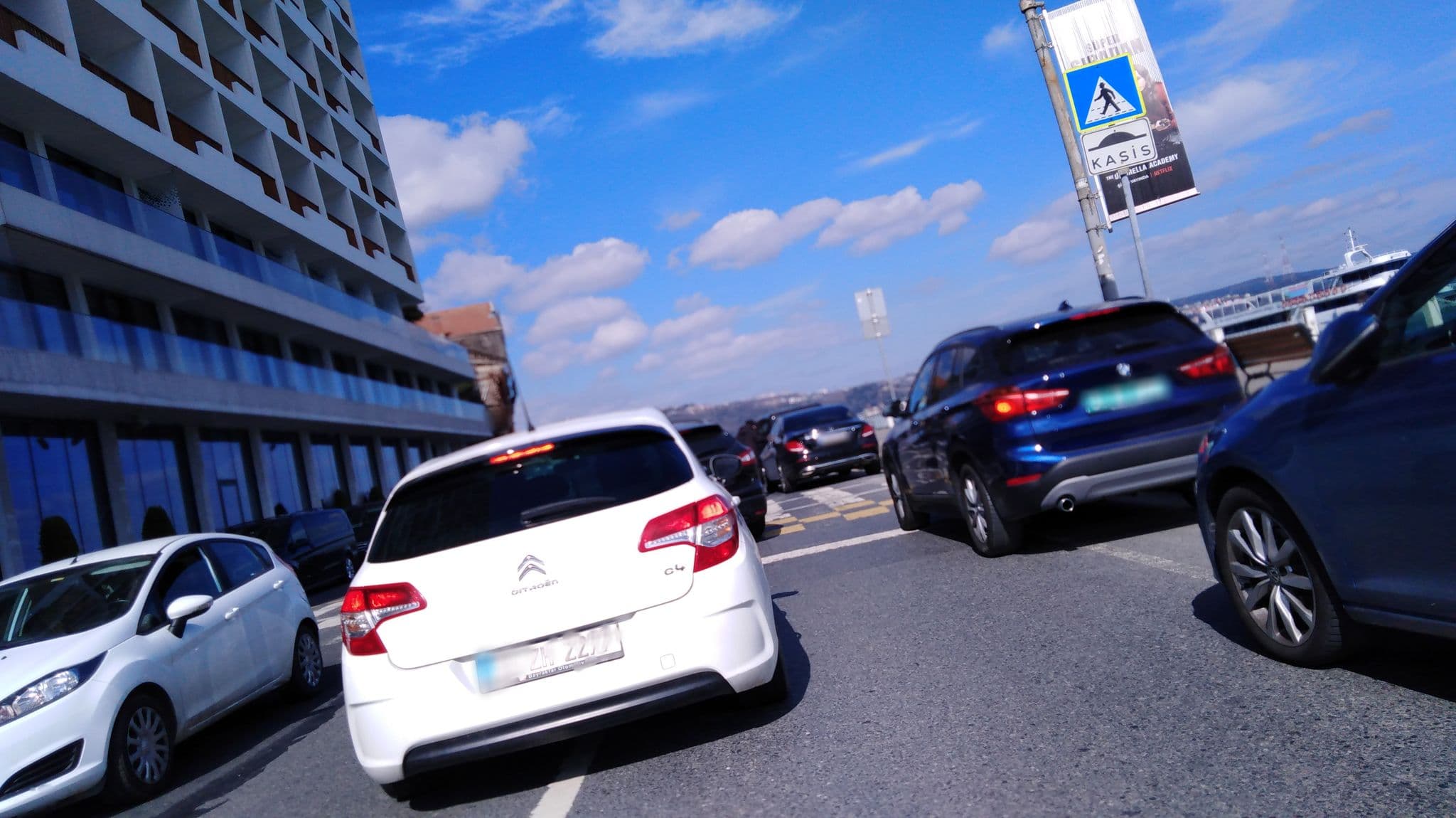 Street view near Tarabya Oteli, Tarabya — © suleymania (CC BY-SA · Mapillary)