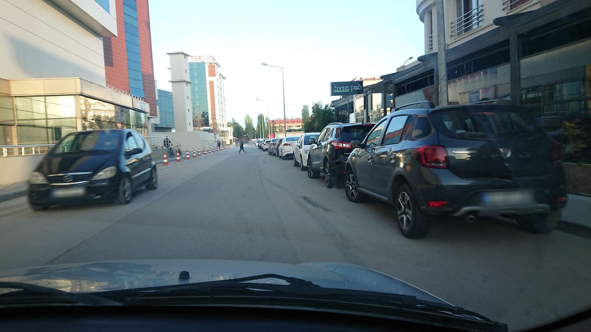 Street view near Ramazan Plaza by Wyndham, Eskişehir — © kubikanber (CC BY-SA · Mapillary)